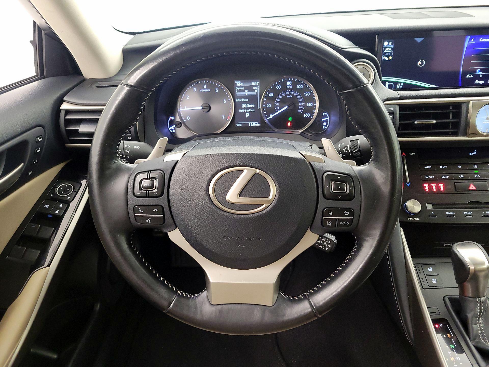 Thumbnail: 2018 Lexus IS - 10