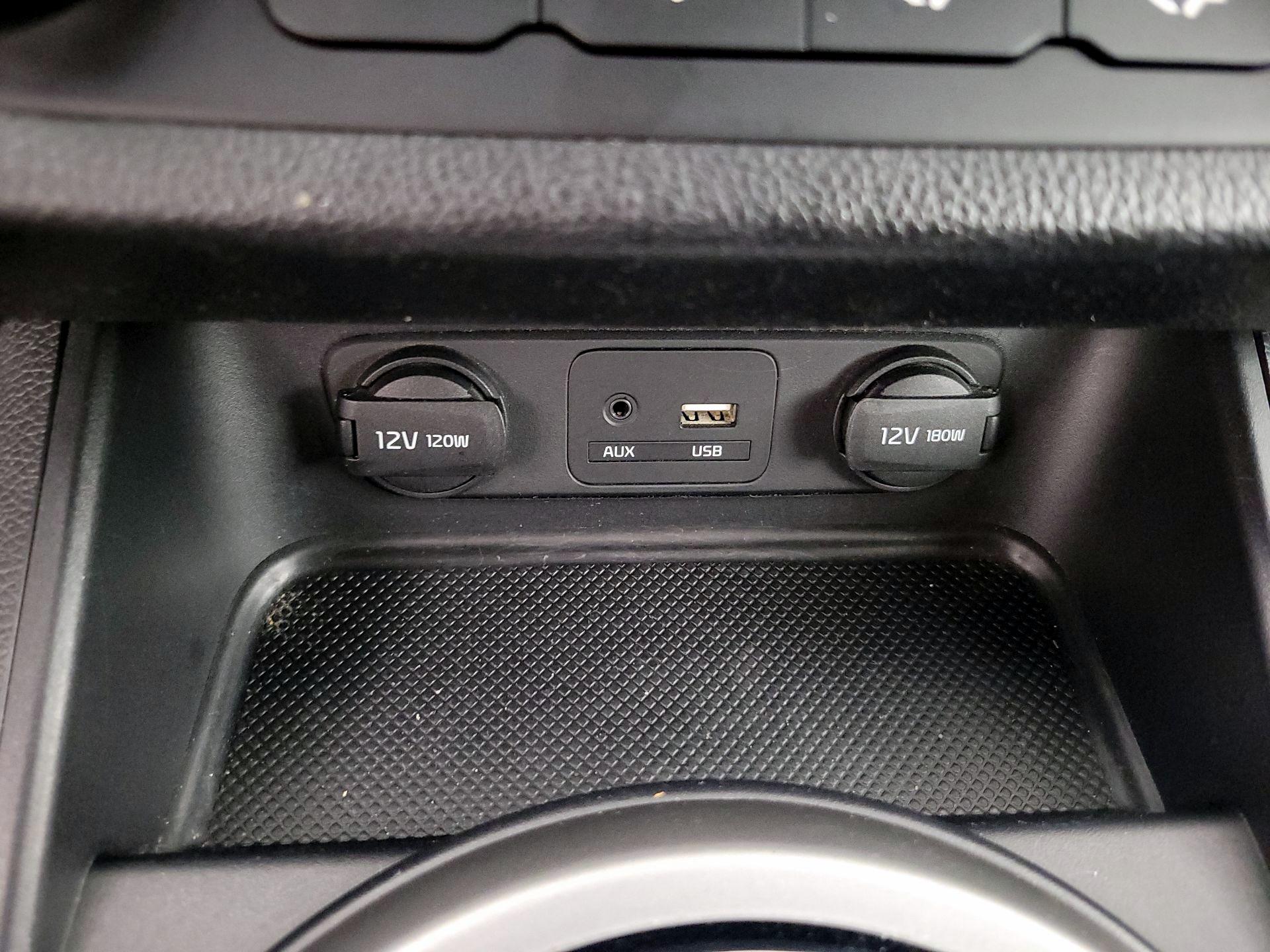 Thumbnail: 2016 Kia Sportage - 18