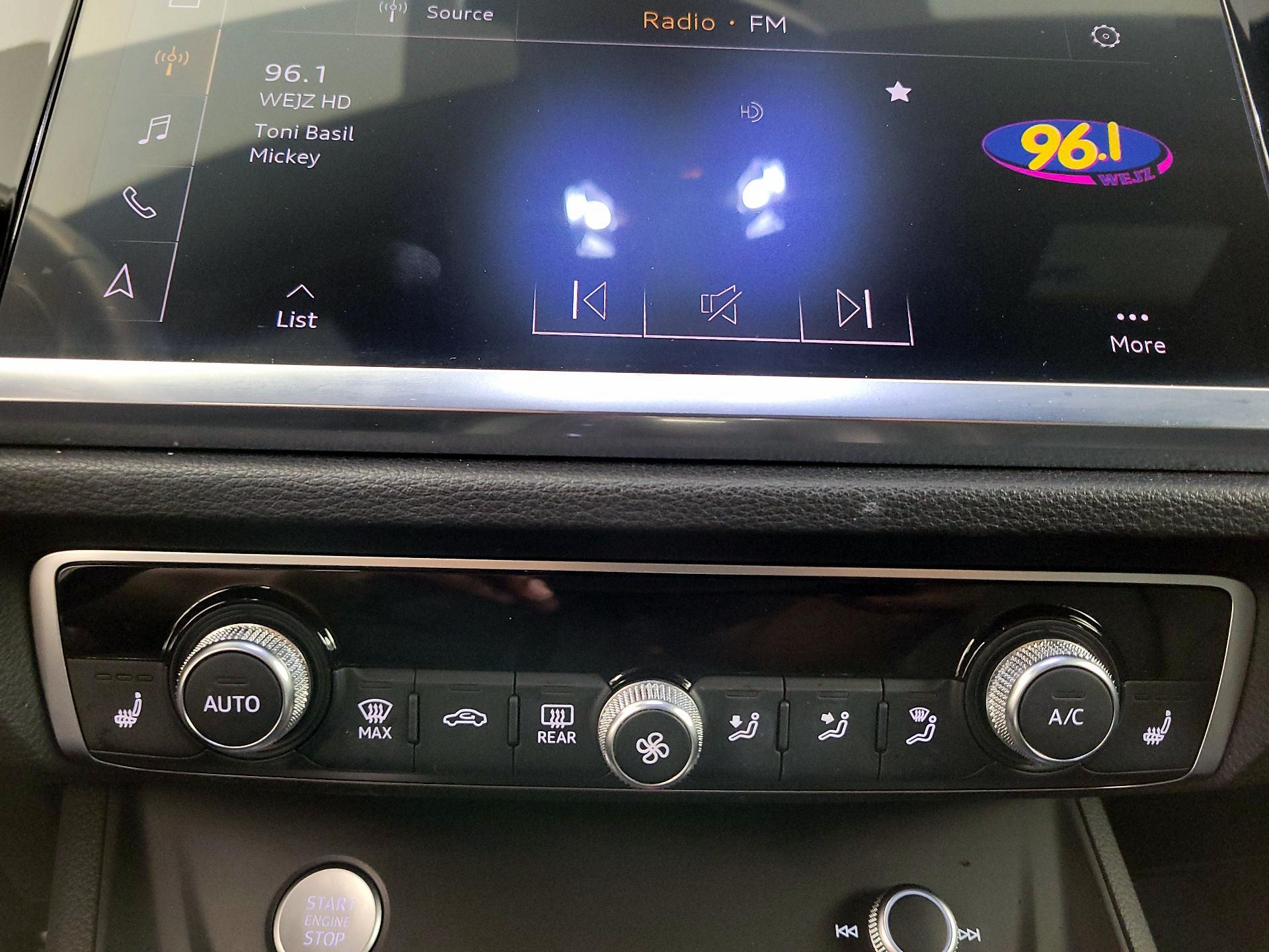 Thumbnail: 2020 Audi Q3 - 17
