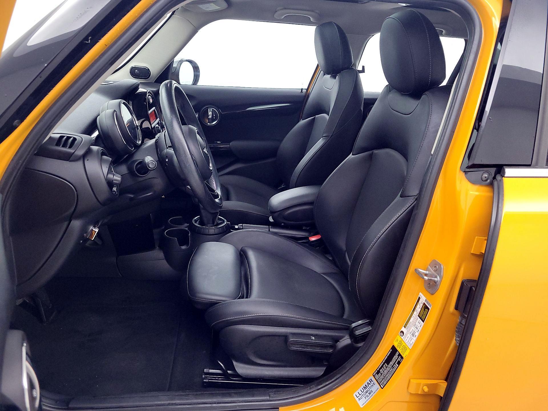 Thumbnail: 2016 MINI Cooper Hardtop - 11