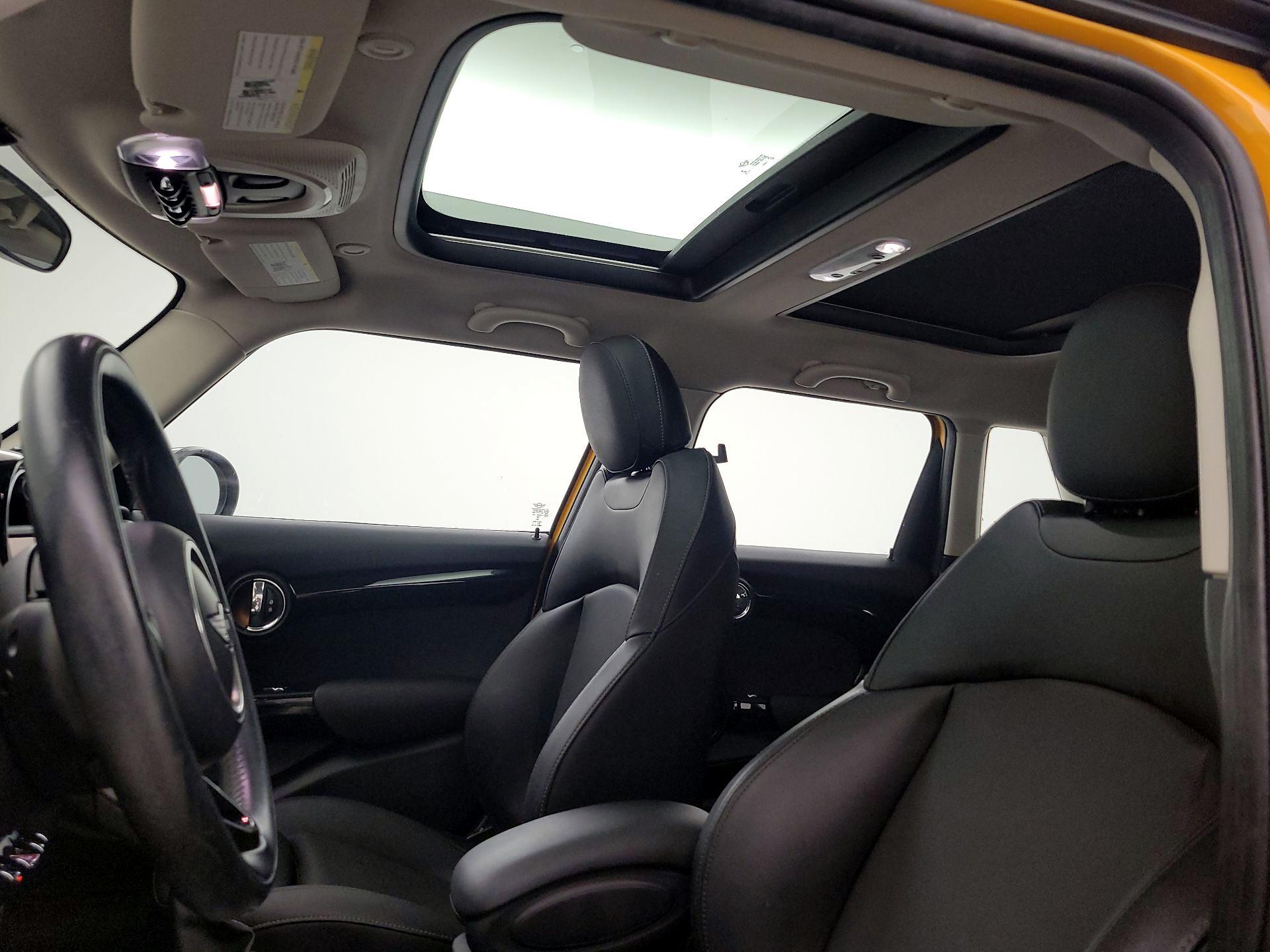 Thumbnail: 2016 MINI Cooper Hardtop - 18