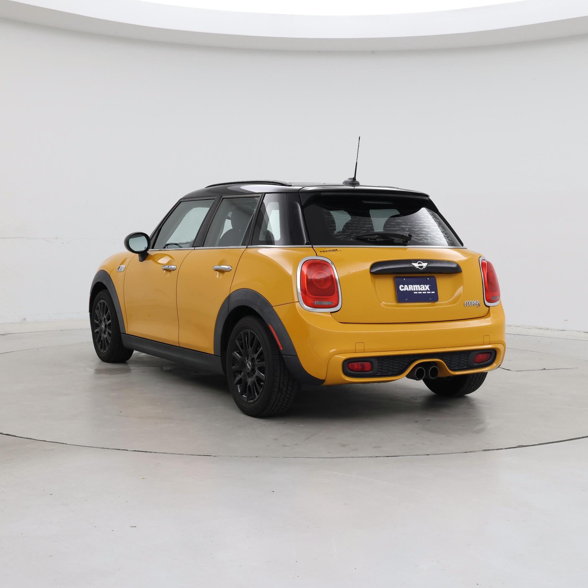 Thumbnail: 2016 MINI Cooper Hardtop - 2