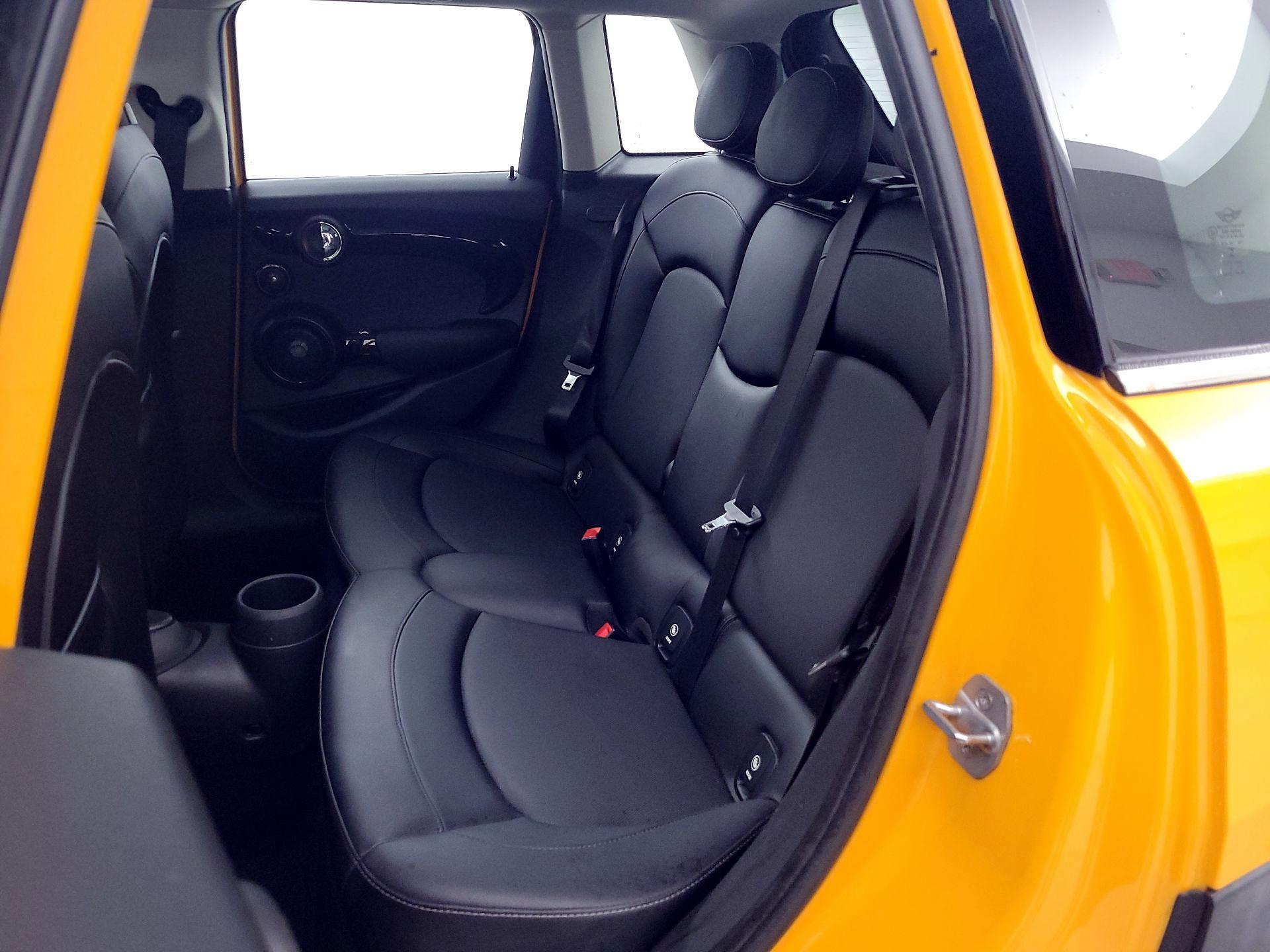 Thumbnail: 2016 MINI Cooper Hardtop - 19