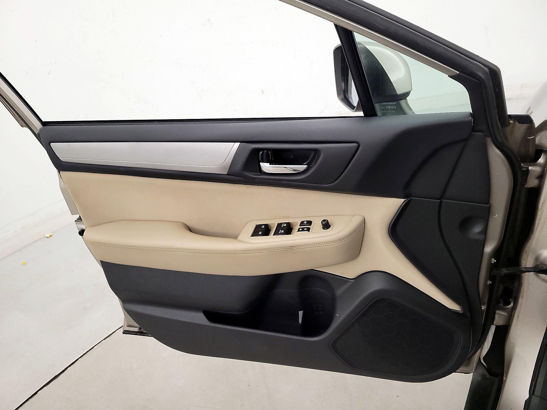 Thumbnail: 2015 Subaru Outback - 12