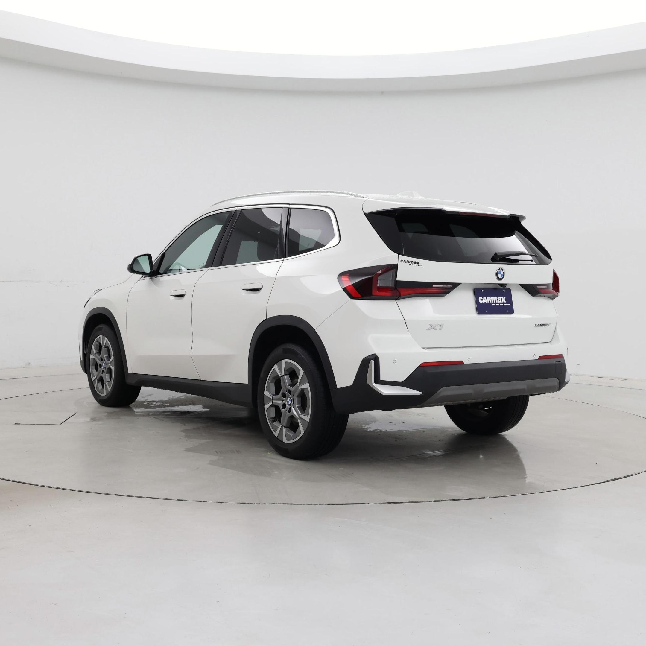 Thumbnail: 2023 BMW X1 - 2