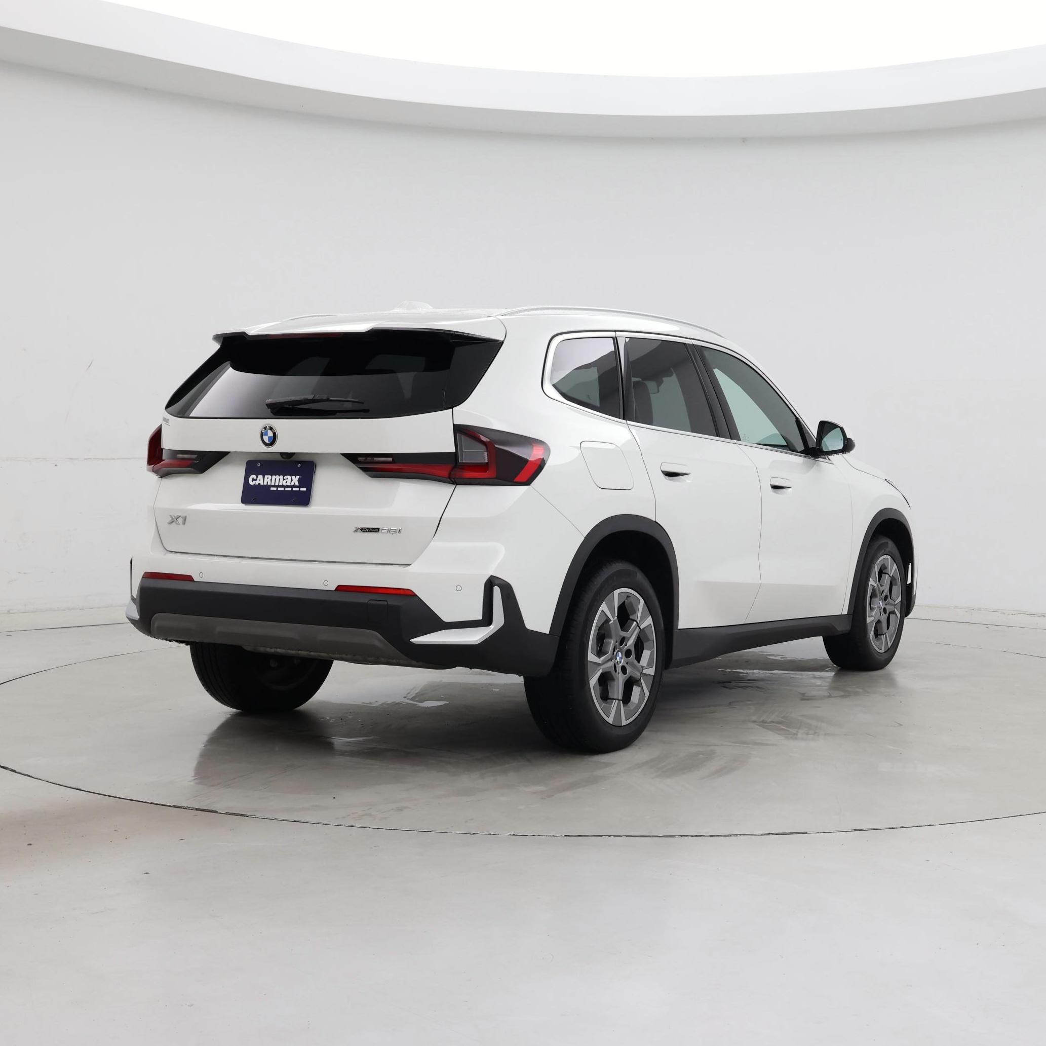 Thumbnail: 2023 BMW X1 - 8