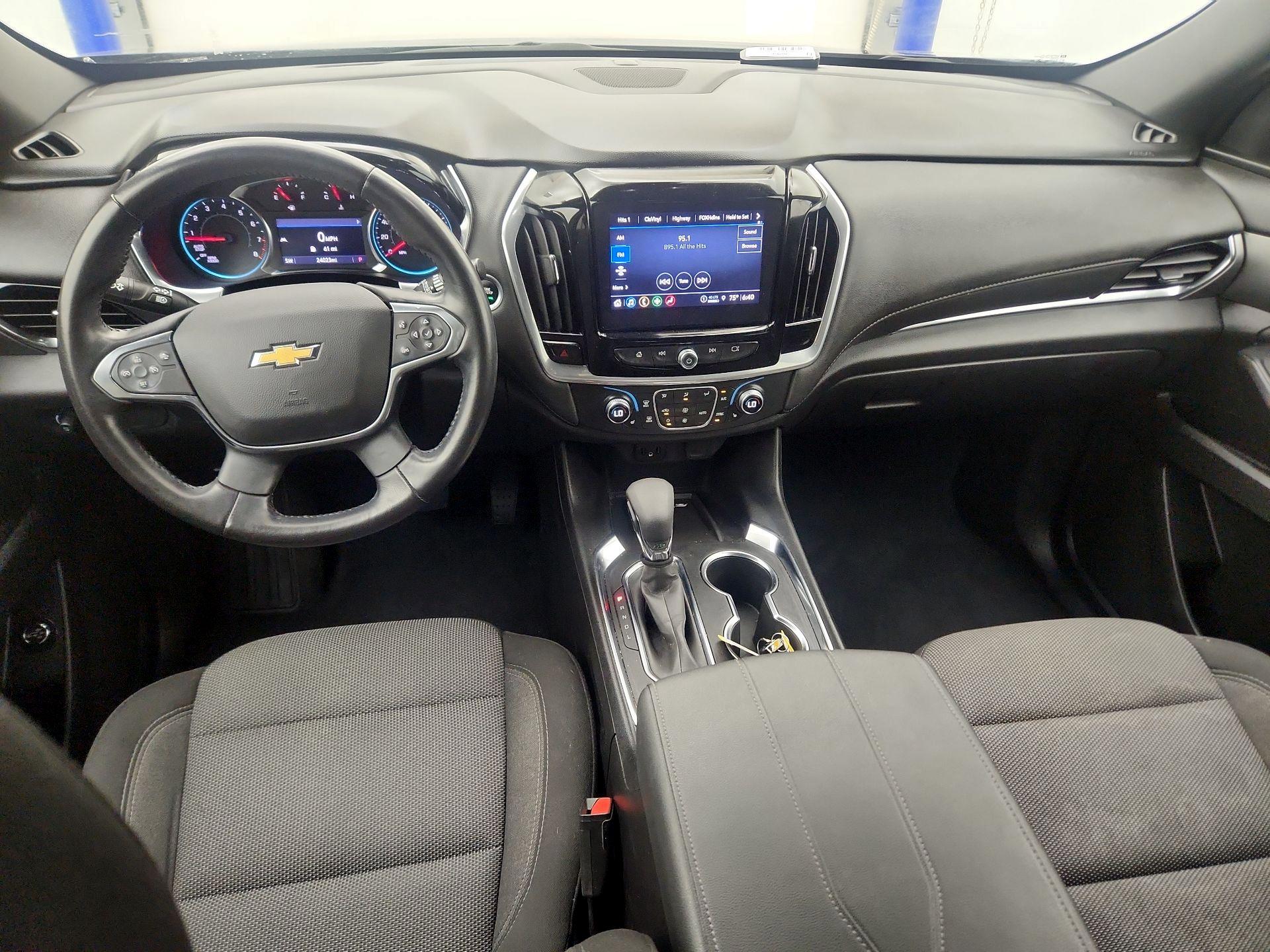 Thumbnail: 2022 Chevrolet Traverse - 9