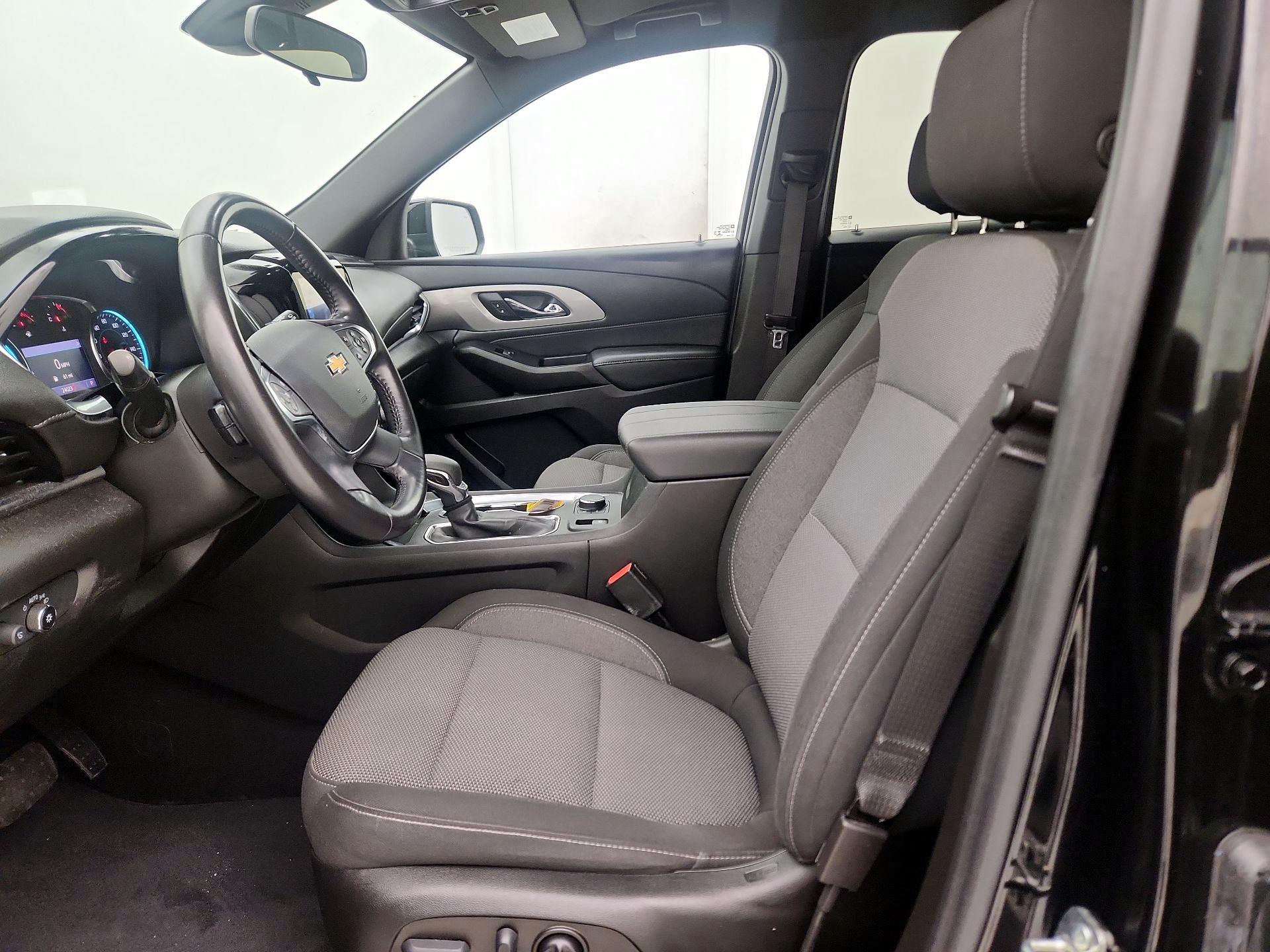 Thumbnail: 2022 Chevrolet Traverse - 11