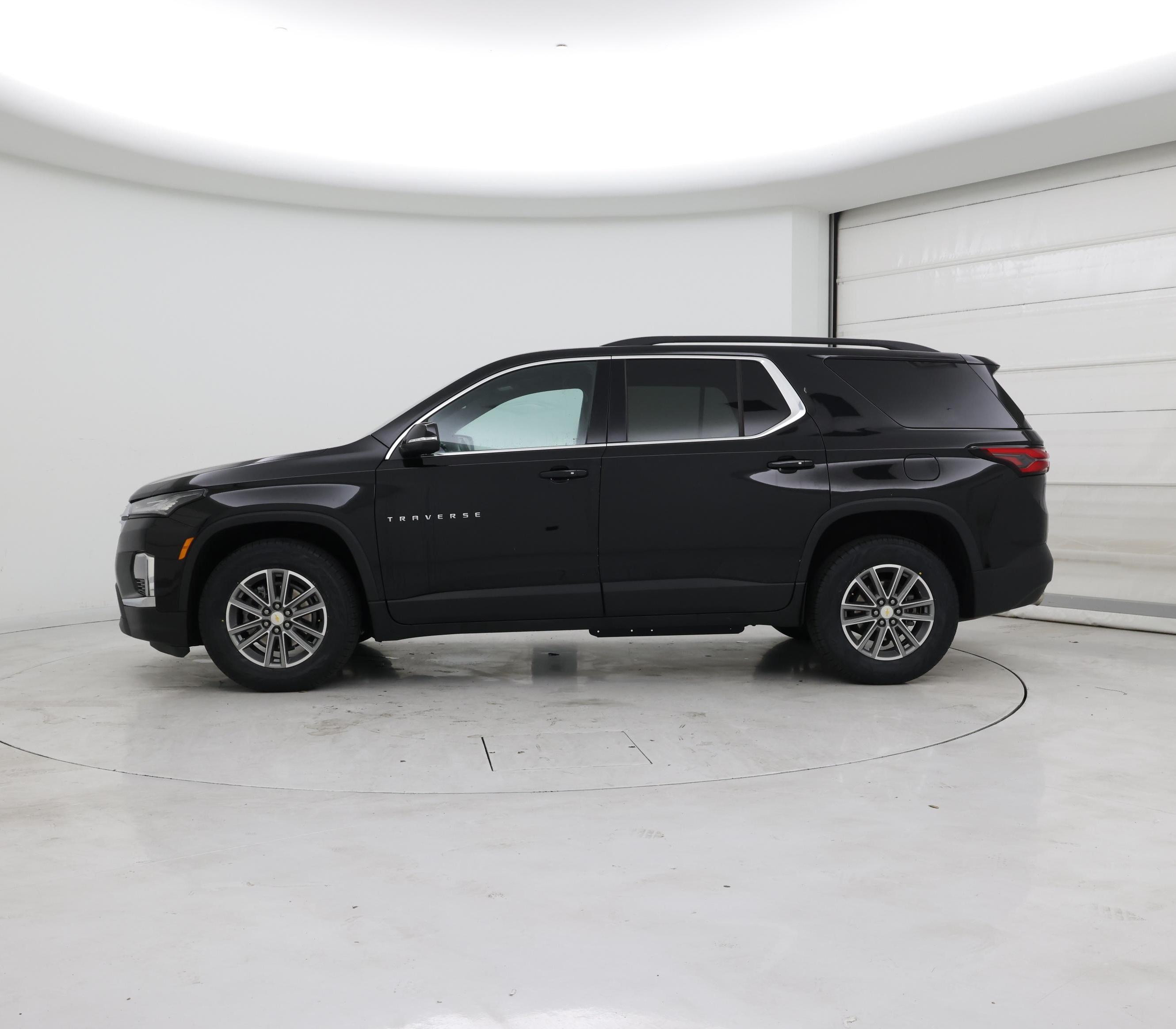 Thumbnail: 2022 Chevrolet Traverse - 3