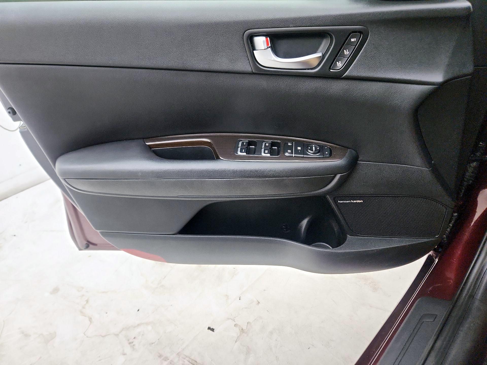 Thumbnail: 2020 Kia Optima - 12