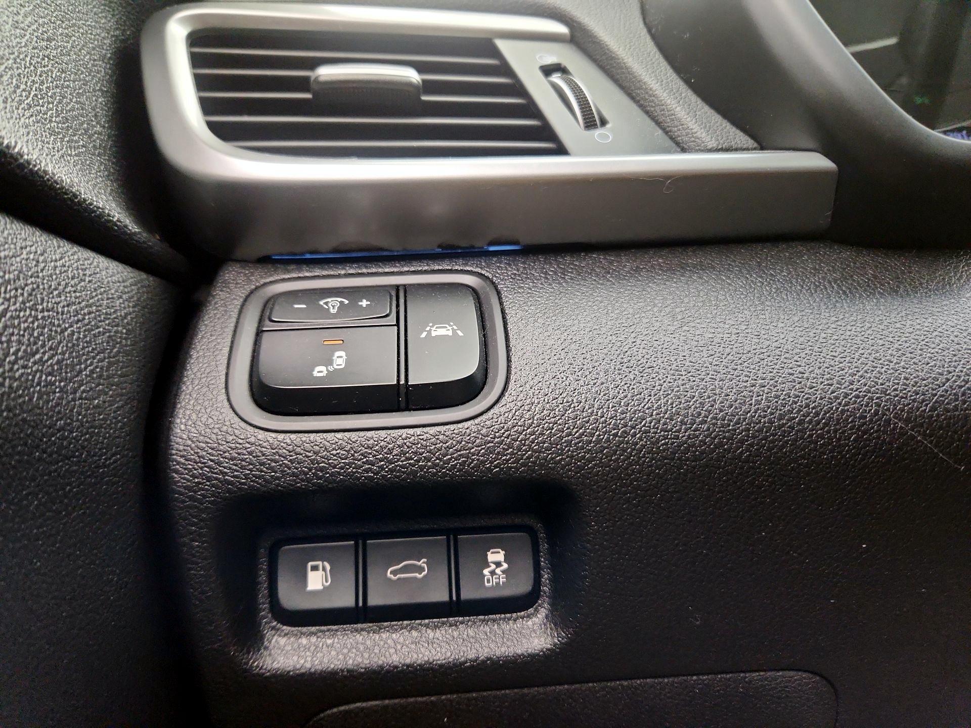 Thumbnail: 2020 Kia Optima - 13