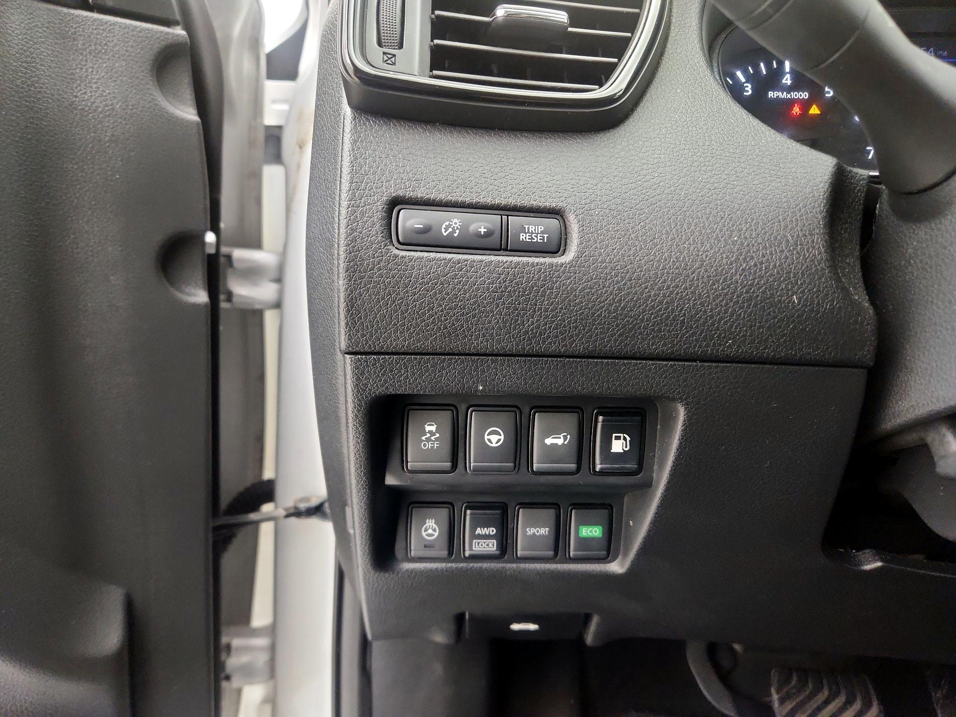 Thumbnail: 2020 Nissan Rogue - 13