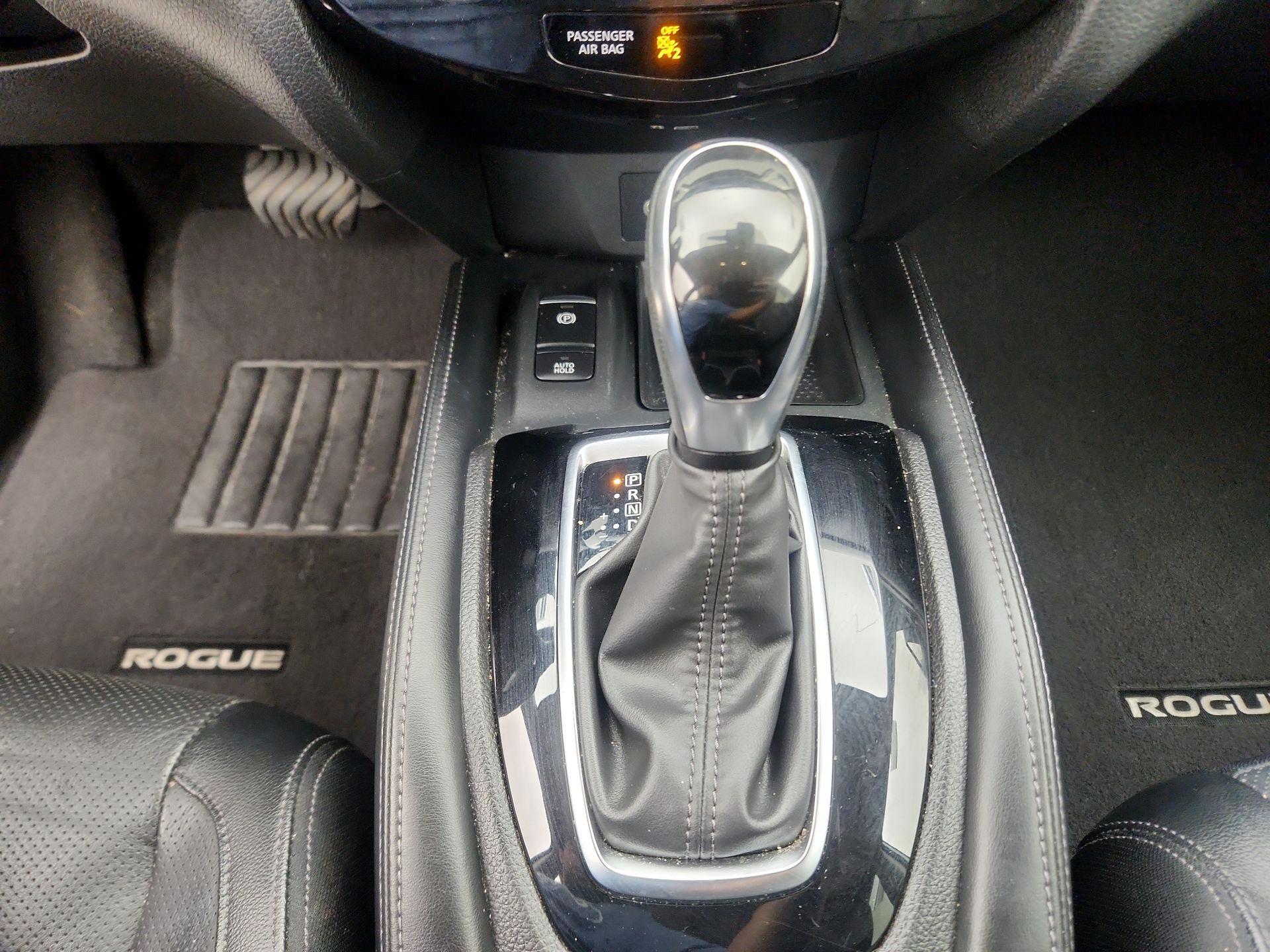 Thumbnail: 2020 Nissan Rogue - 17