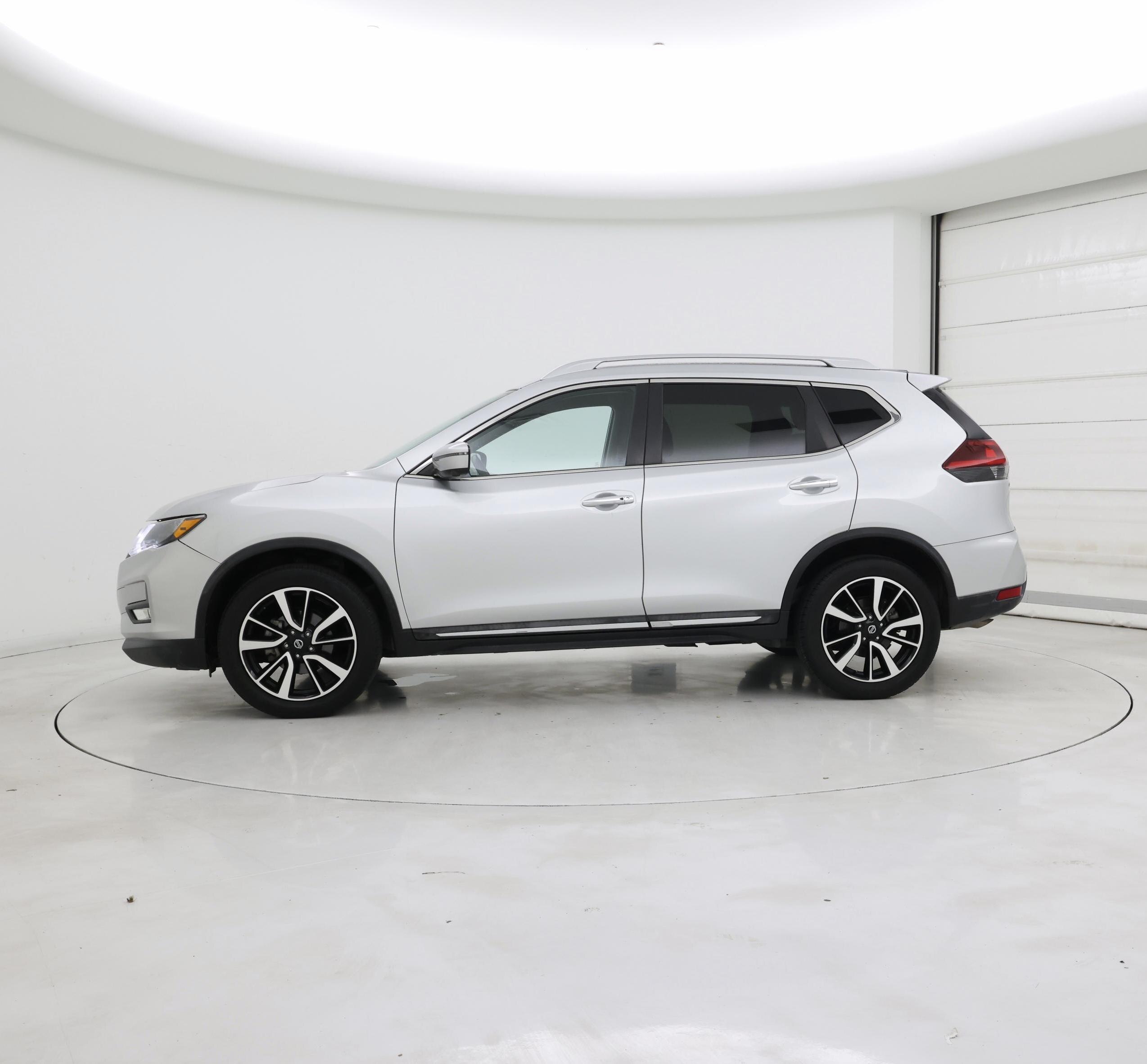 Thumbnail: 2020 Nissan Rogue - 3