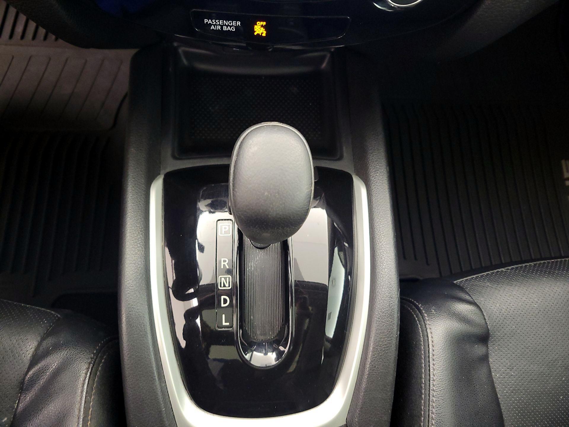 Thumbnail: 2016 Nissan Rogue - 18