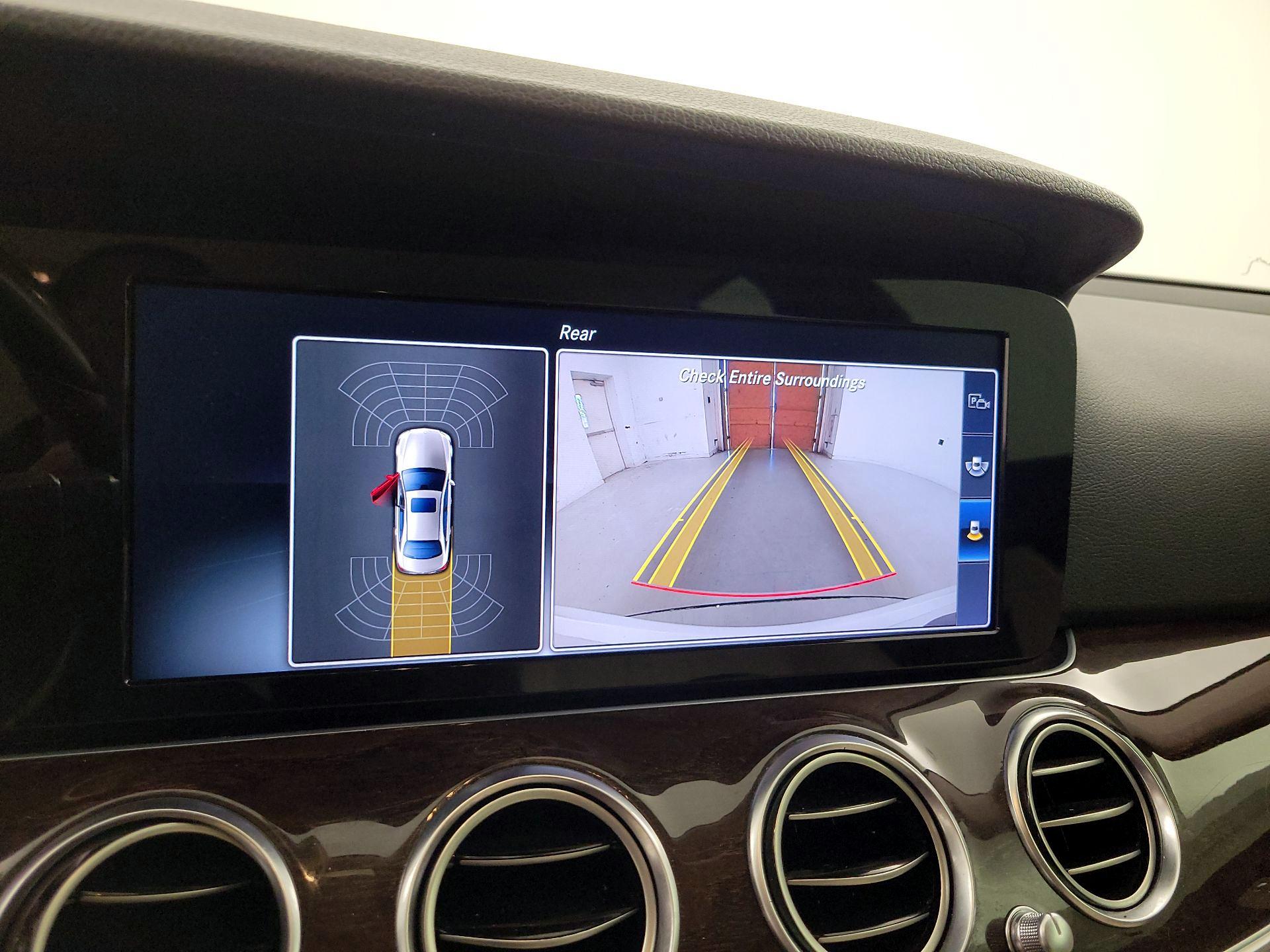 Thumbnail: 2017 Mercedes-Benz E-Class - 15