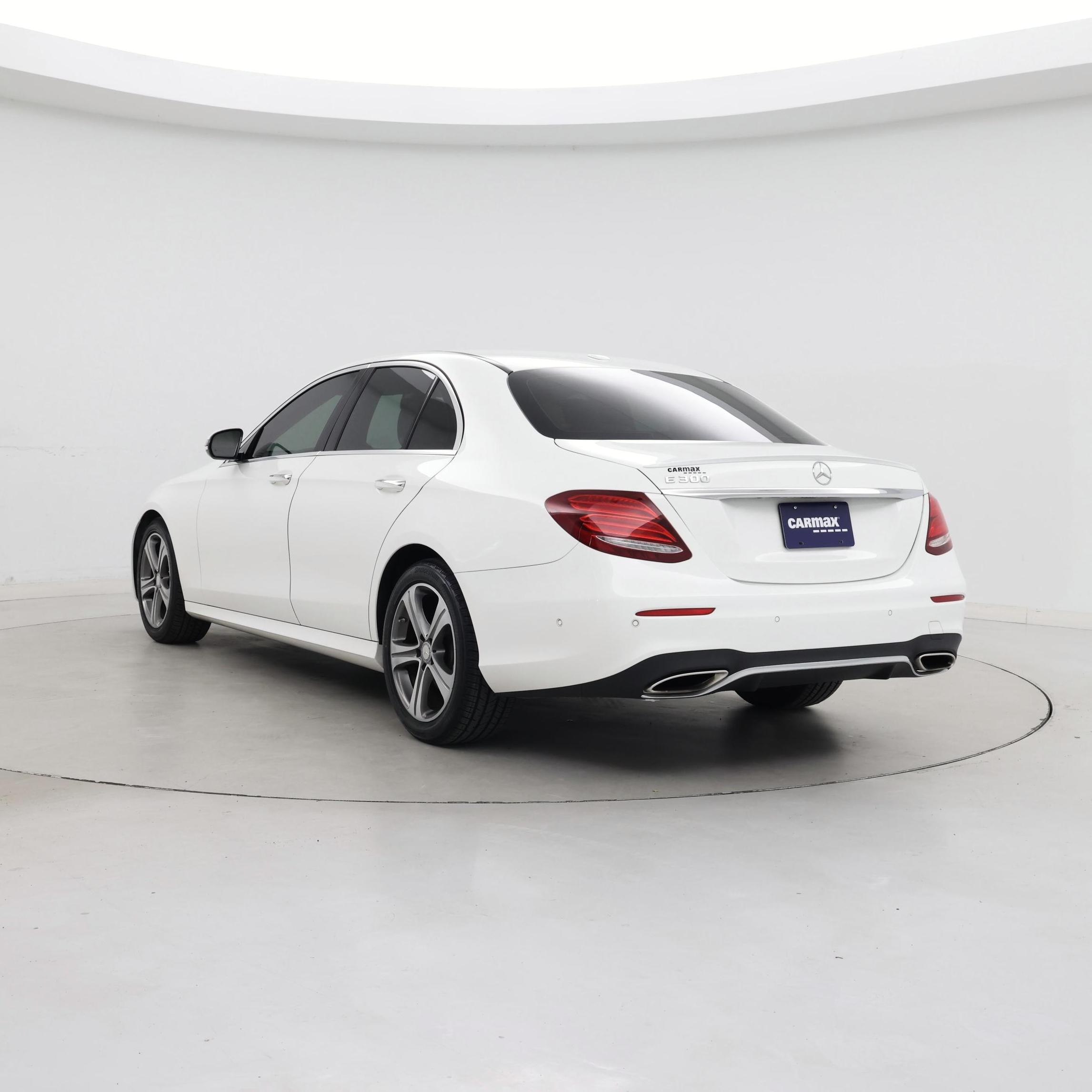 Thumbnail: 2017 Mercedes-Benz E-Class - 2