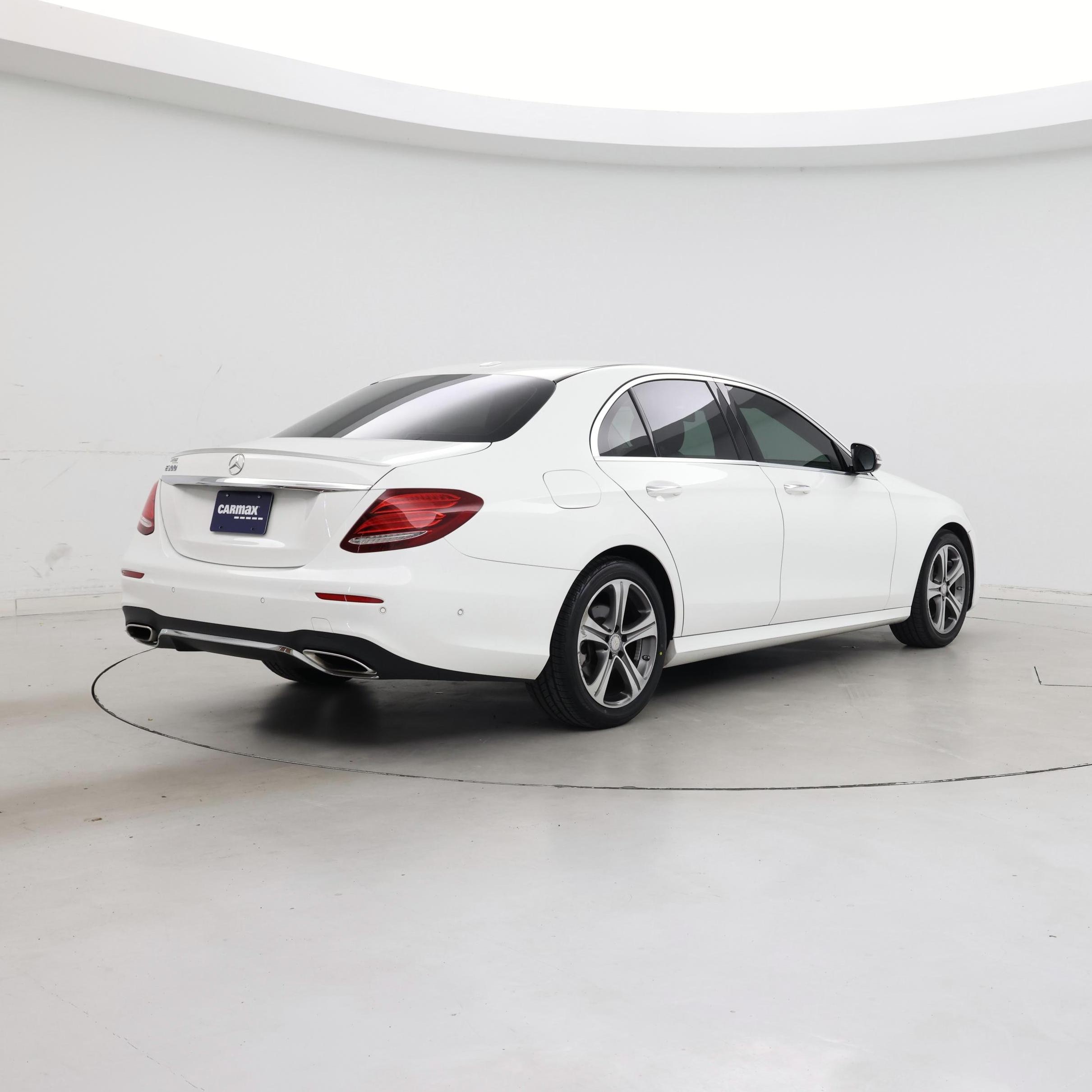 Thumbnail: 2017 Mercedes-Benz E-Class - 8