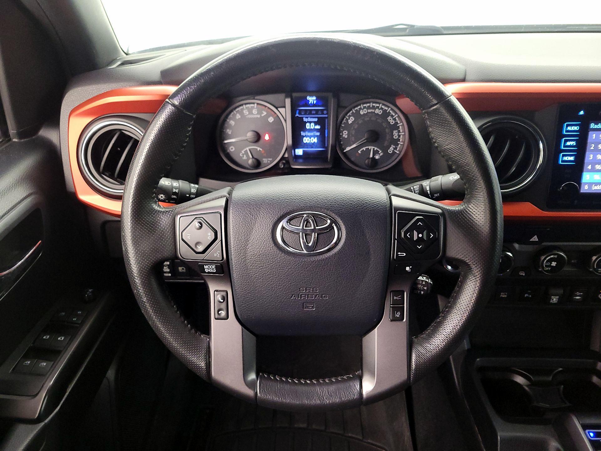 Thumbnail: 2019 Toyota Tacoma - 10