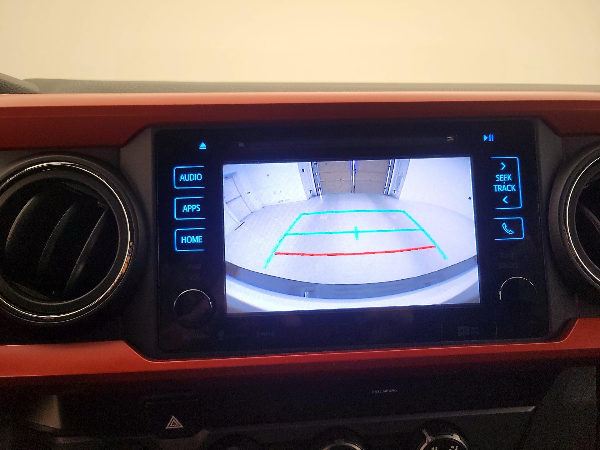 Thumbnail: 2019 Toyota Tacoma - 14