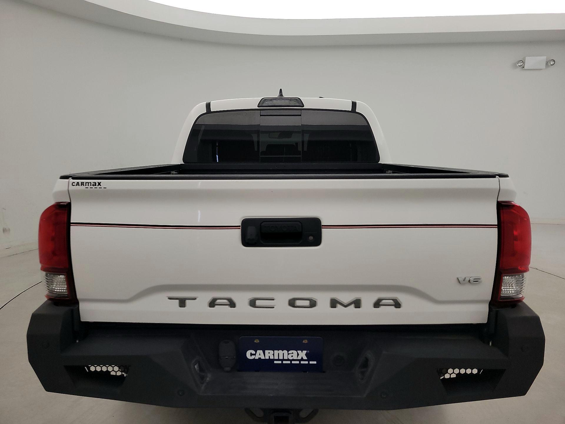 Thumbnail: 2019 Toyota Tacoma - 20