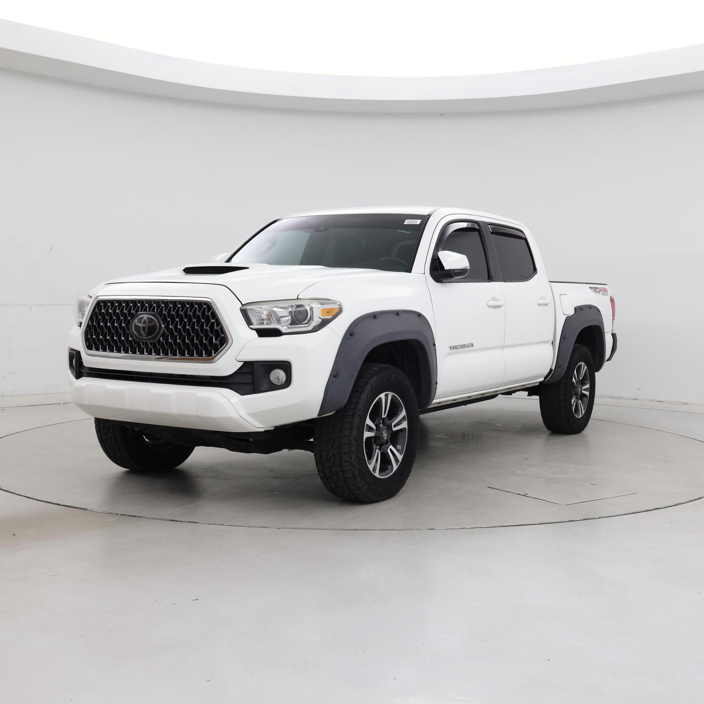 Thumbnail: 2019 Toyota Tacoma - 4