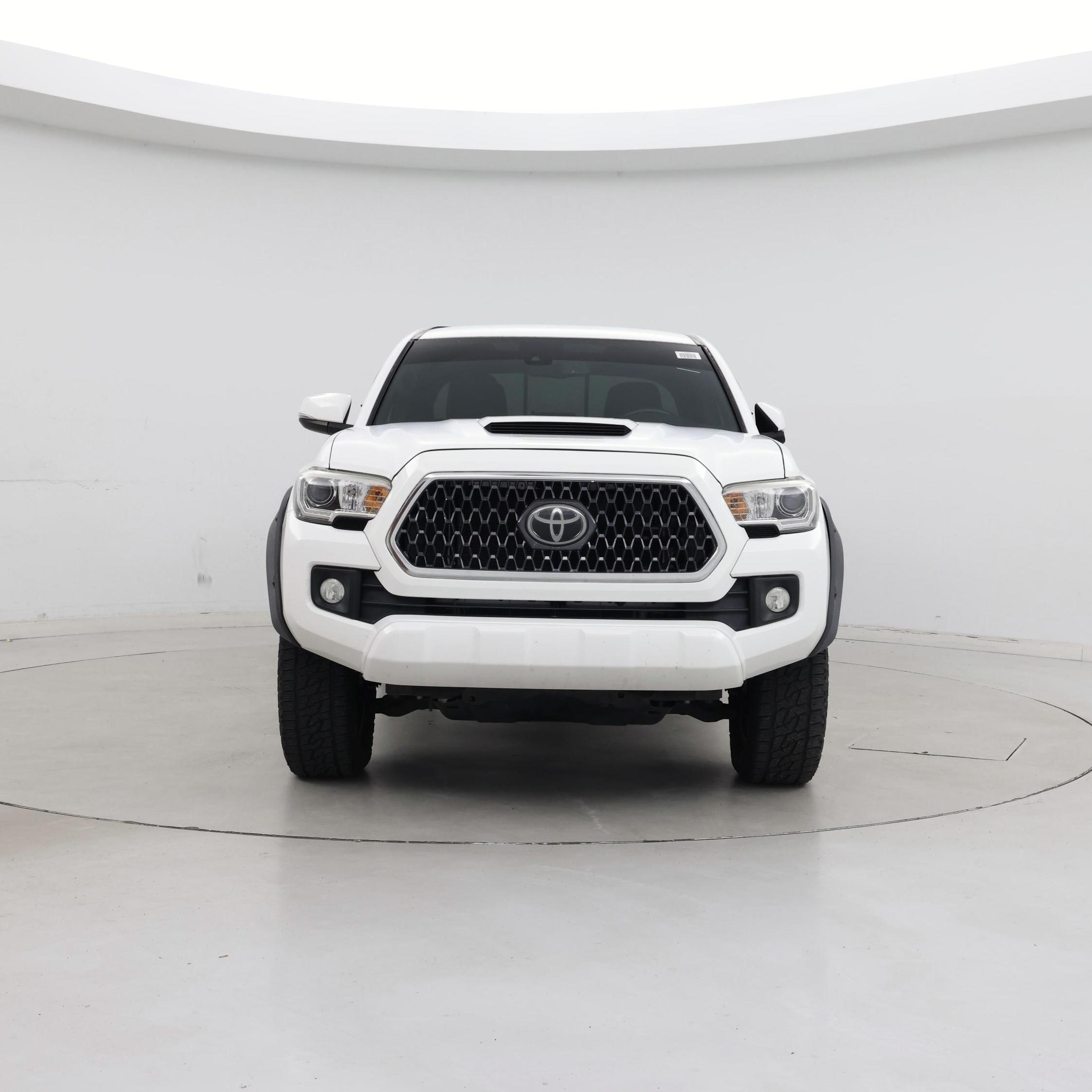 Thumbnail: 2019 Toyota Tacoma - 5