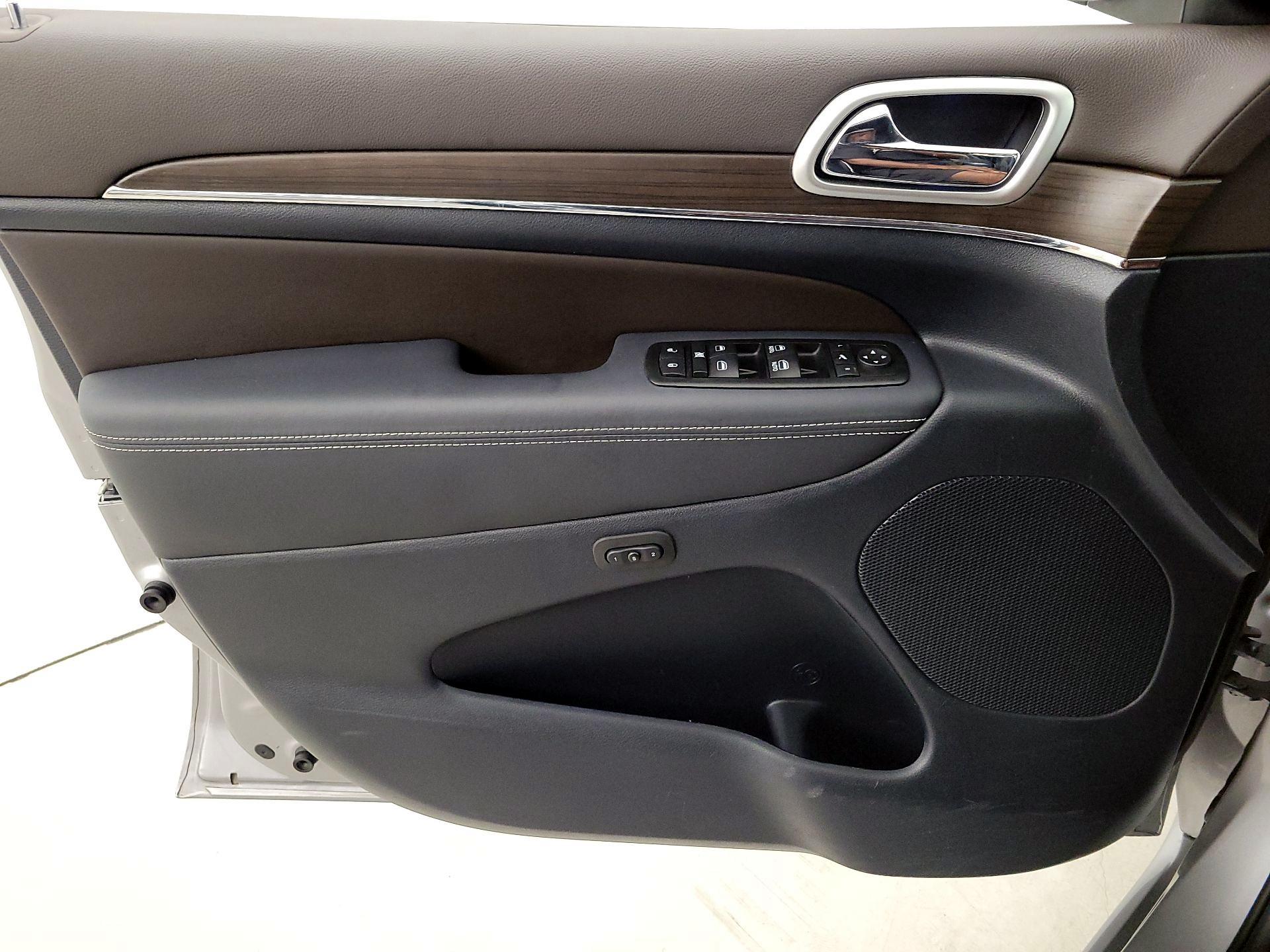 Thumbnail: 2014 Jeep Grand Cherokee - 12