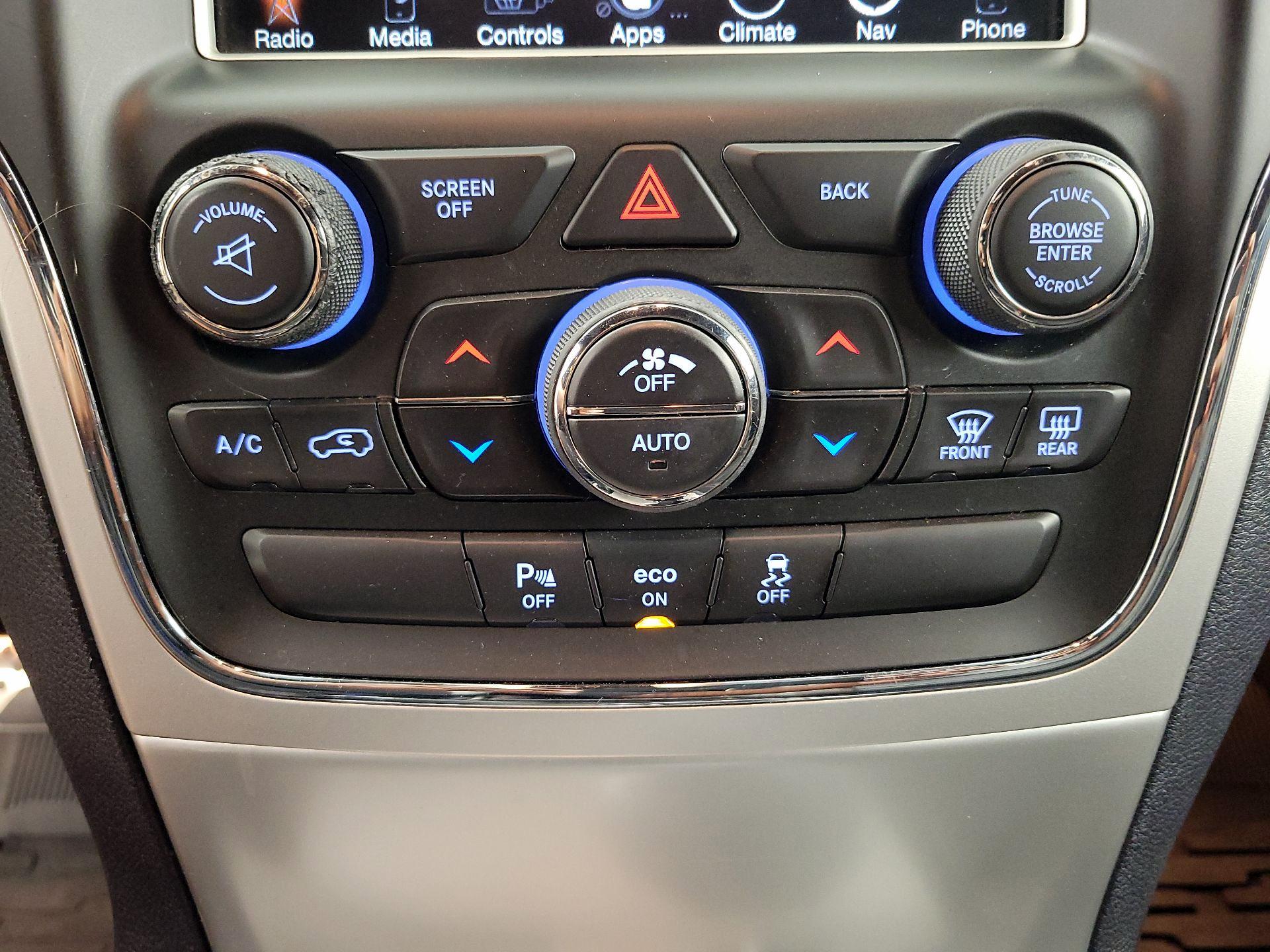 Thumbnail: 2014 Jeep Grand Cherokee - 17