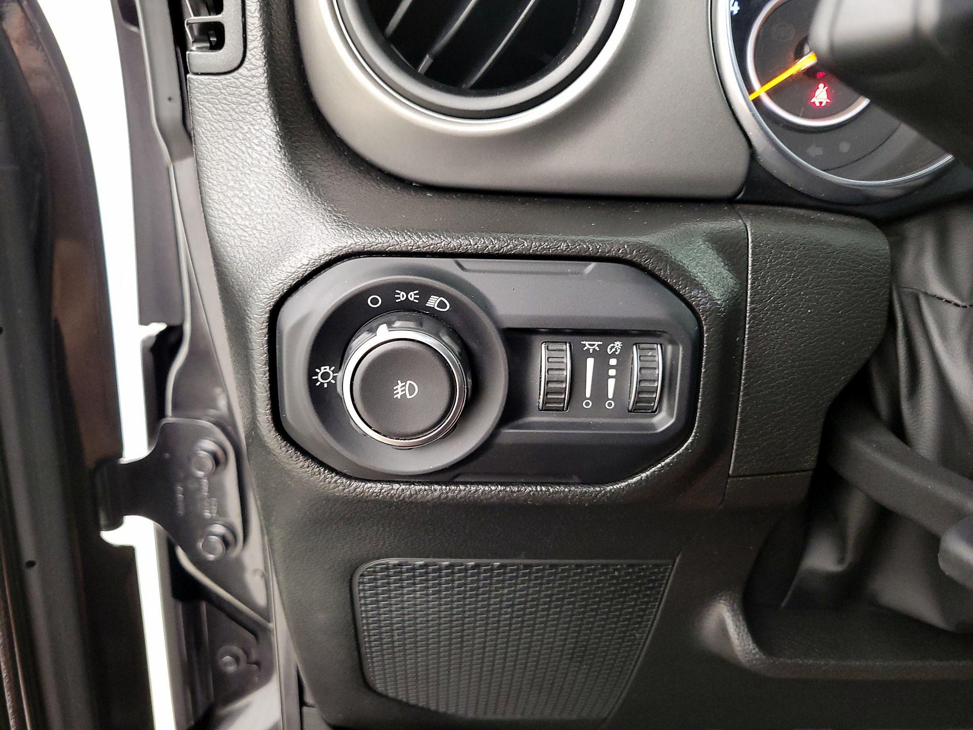 Thumbnail: 2022 Jeep Wrangler - 13