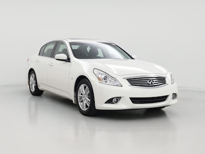 White 2015 Infiniti Q40