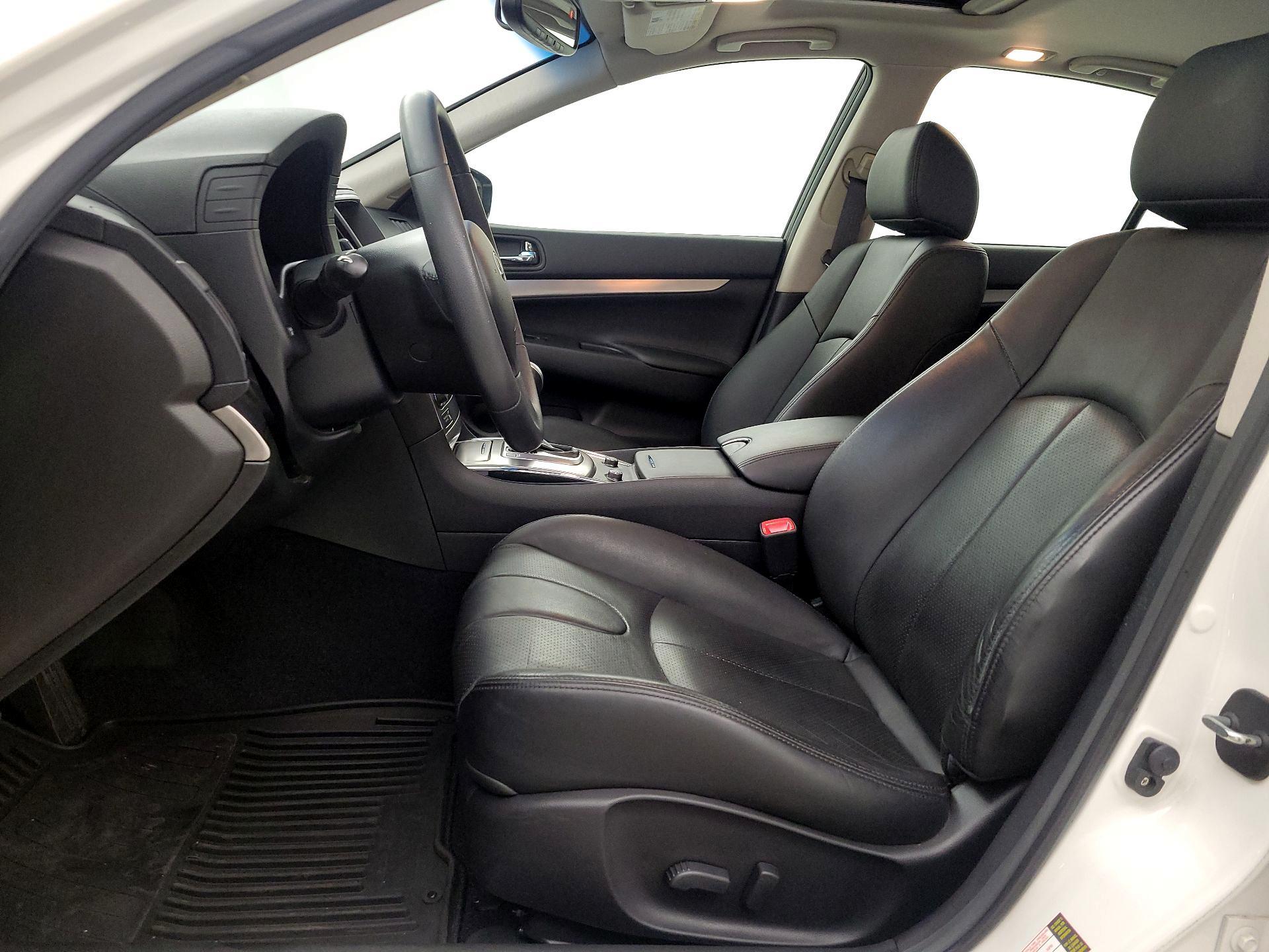 Thumbnail: 2015 INFINITI  - 11
