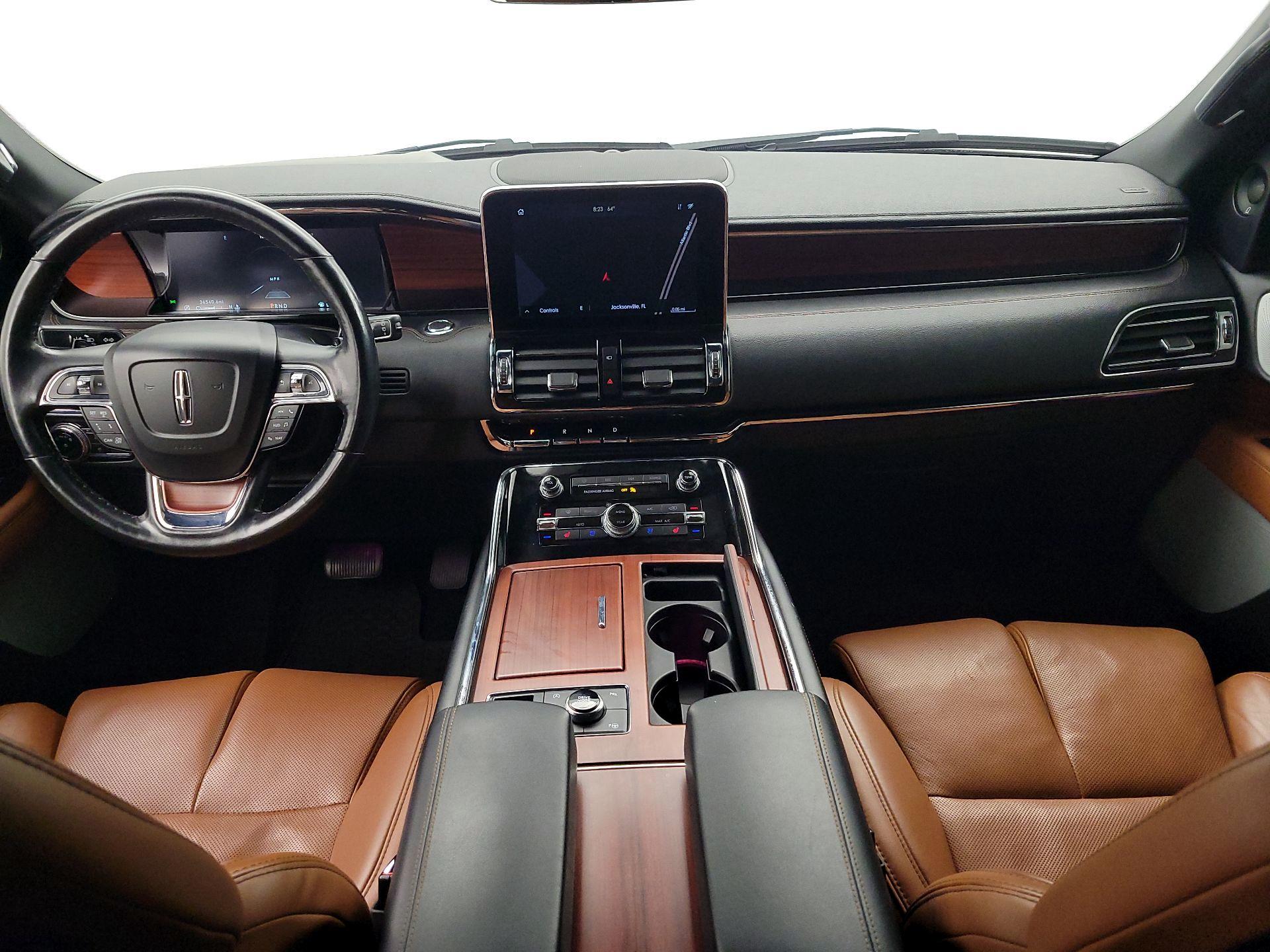 Thumbnail: 2021 Lincoln Navigator - 9
