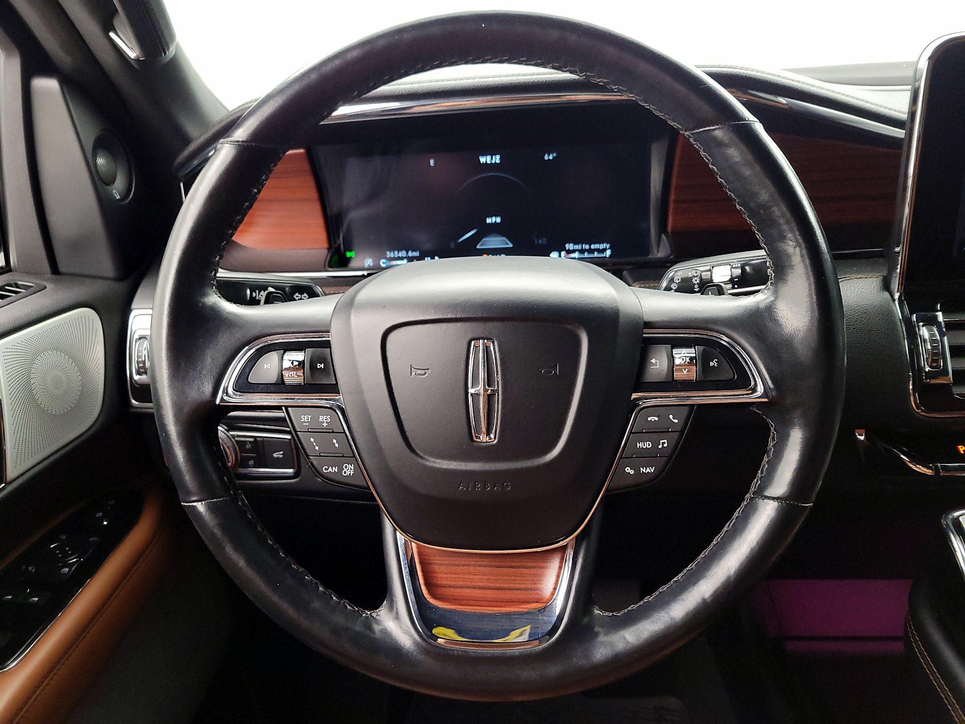 Thumbnail: 2021 Lincoln Navigator - 10