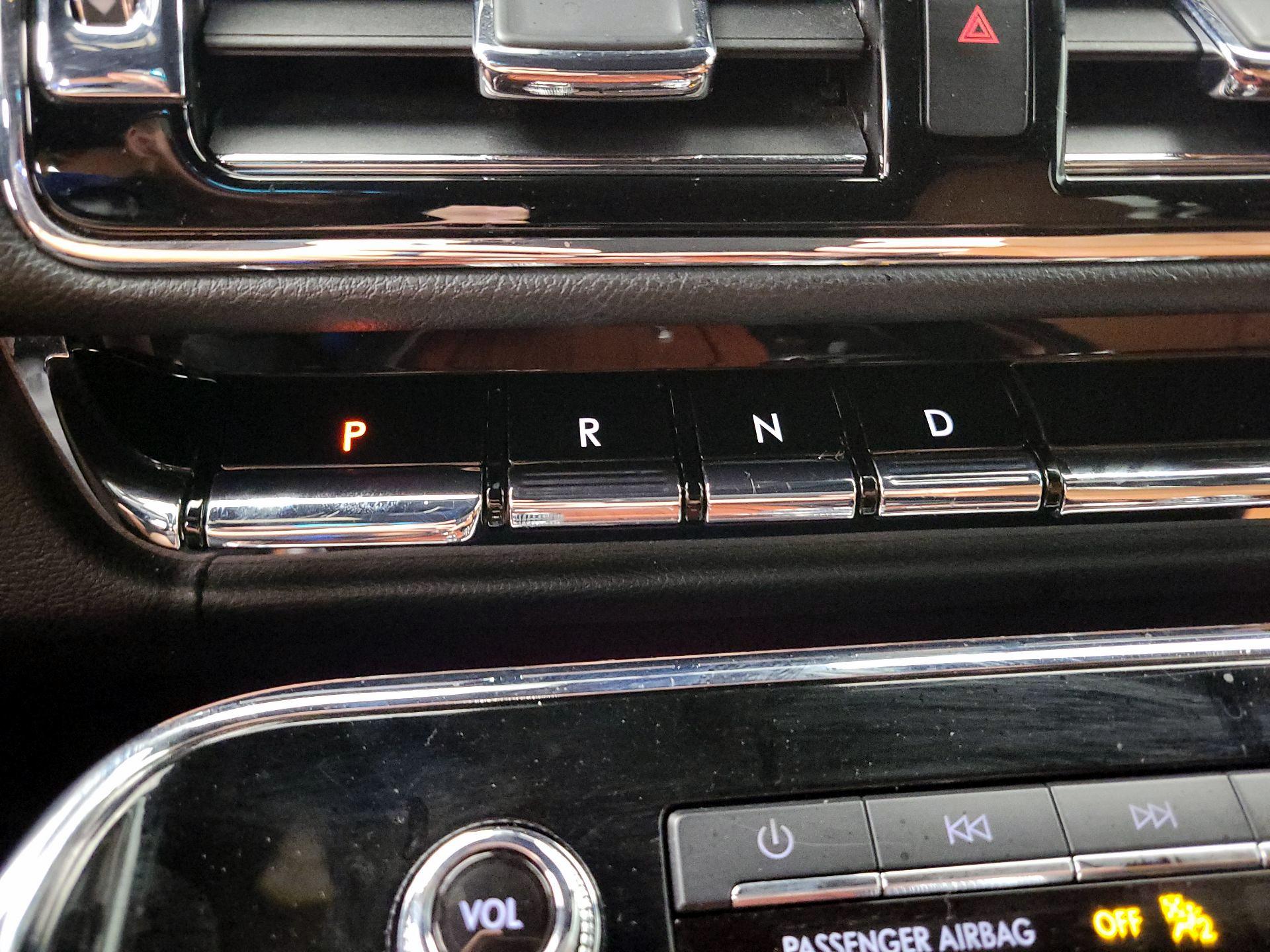 Thumbnail: 2021 Lincoln Navigator - 18