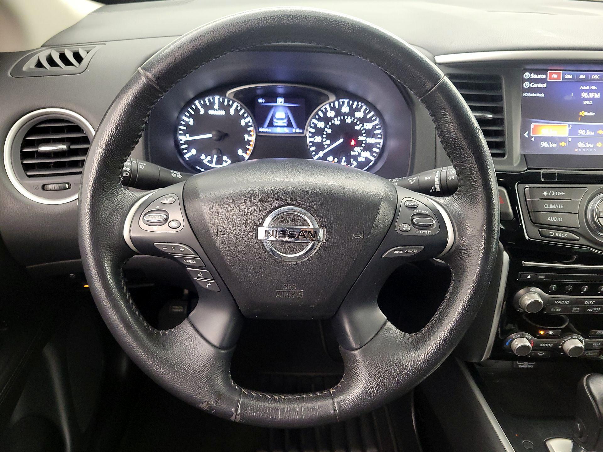 Thumbnail: 2019 Nissan Pathfinder - 10