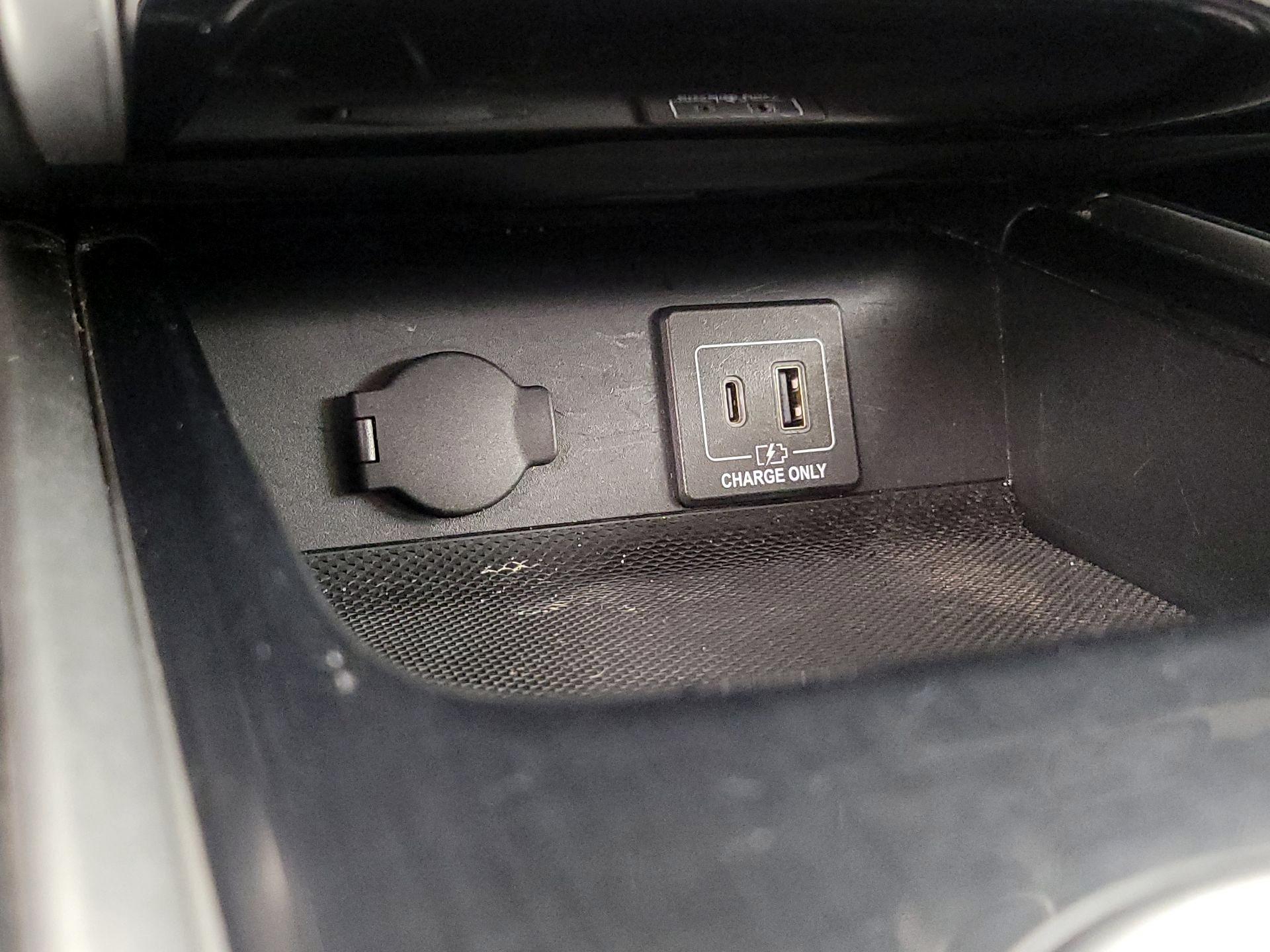 Thumbnail: 2019 Nissan Pathfinder - 18