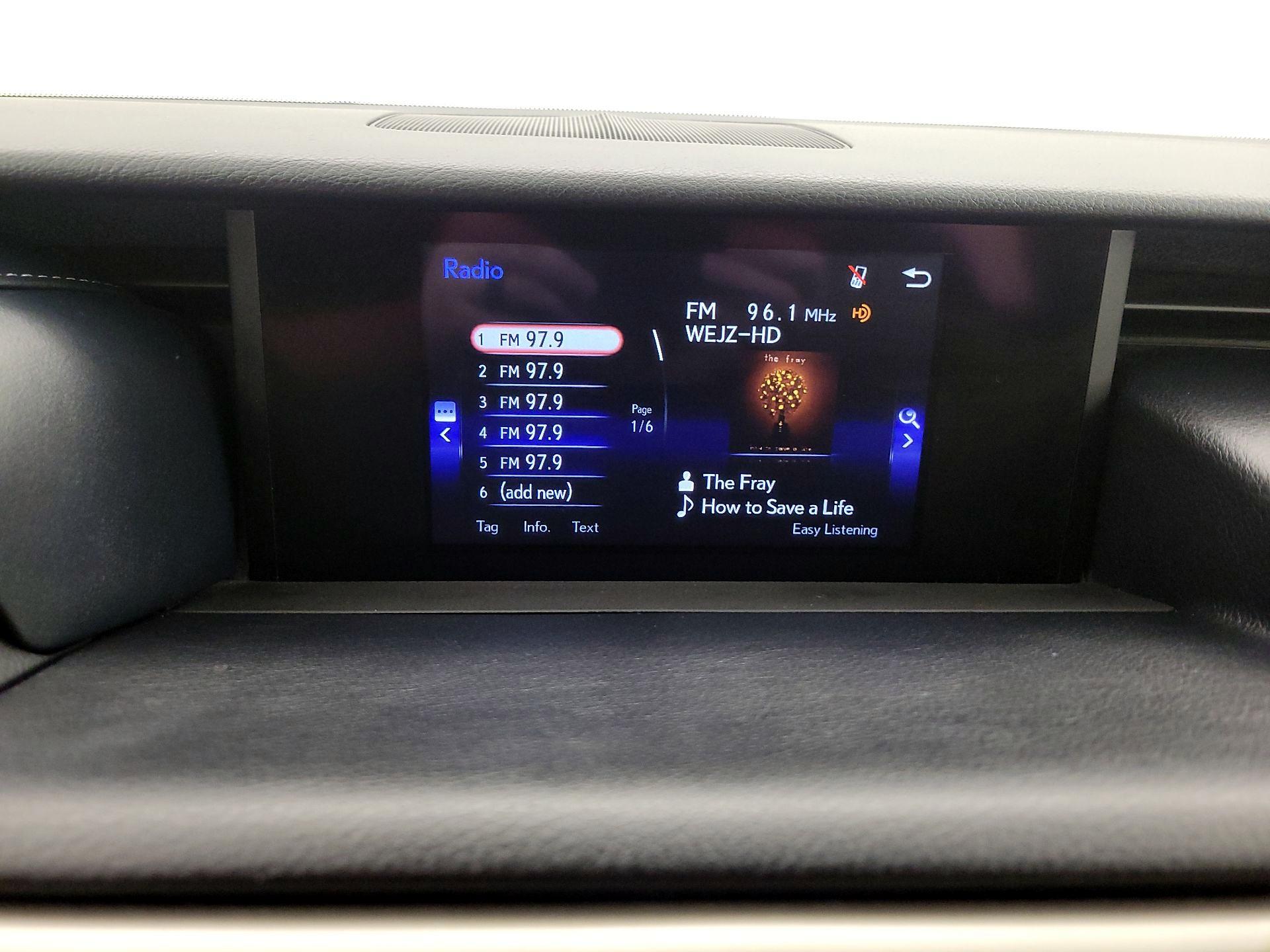 Thumbnail: 2018 Lexus IS - 15