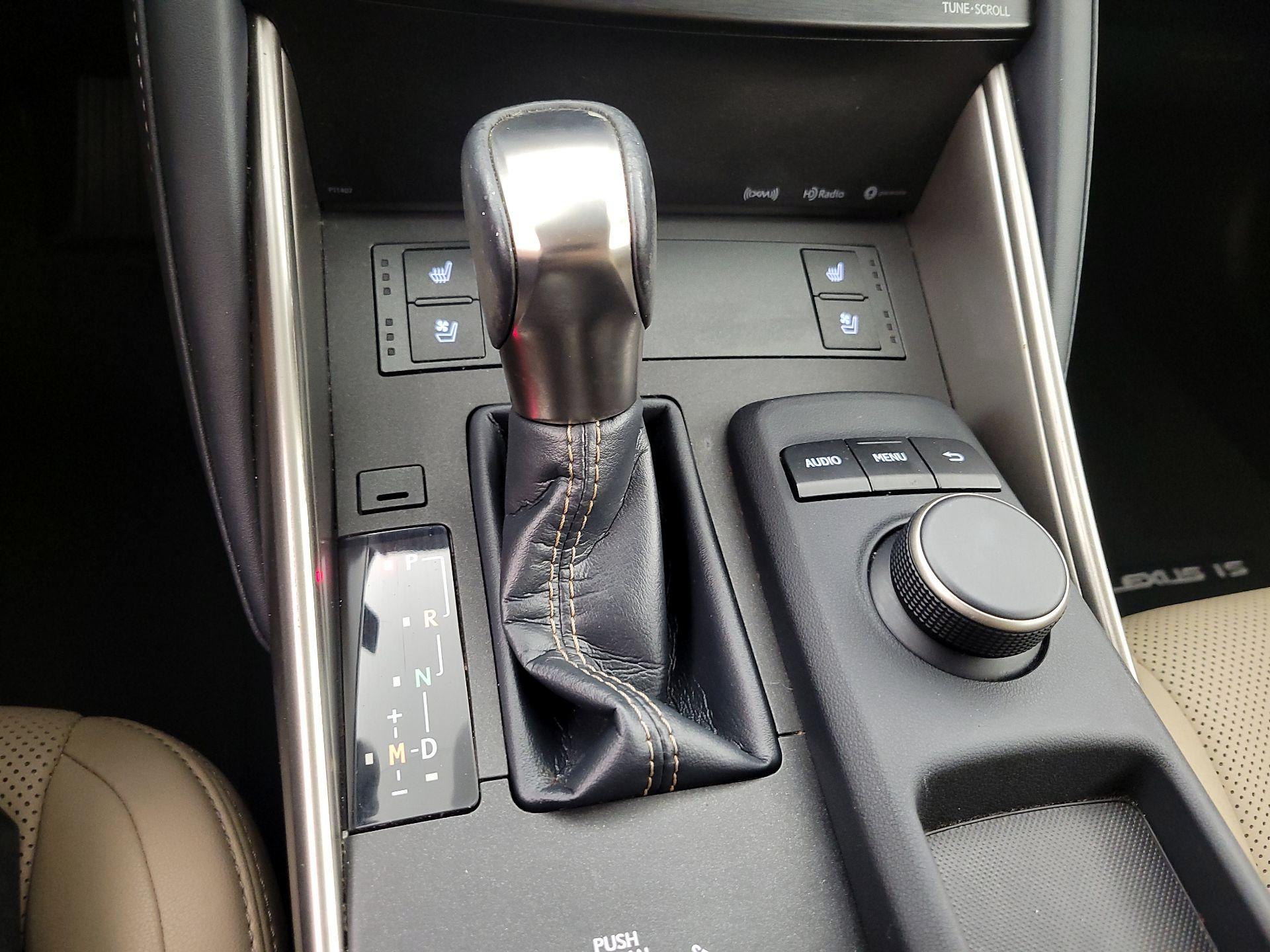 Thumbnail: 2018 Lexus IS - 17