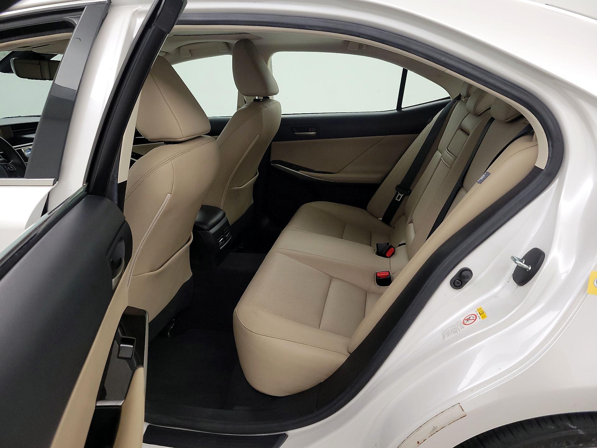 Thumbnail: 2018 Lexus IS - 20