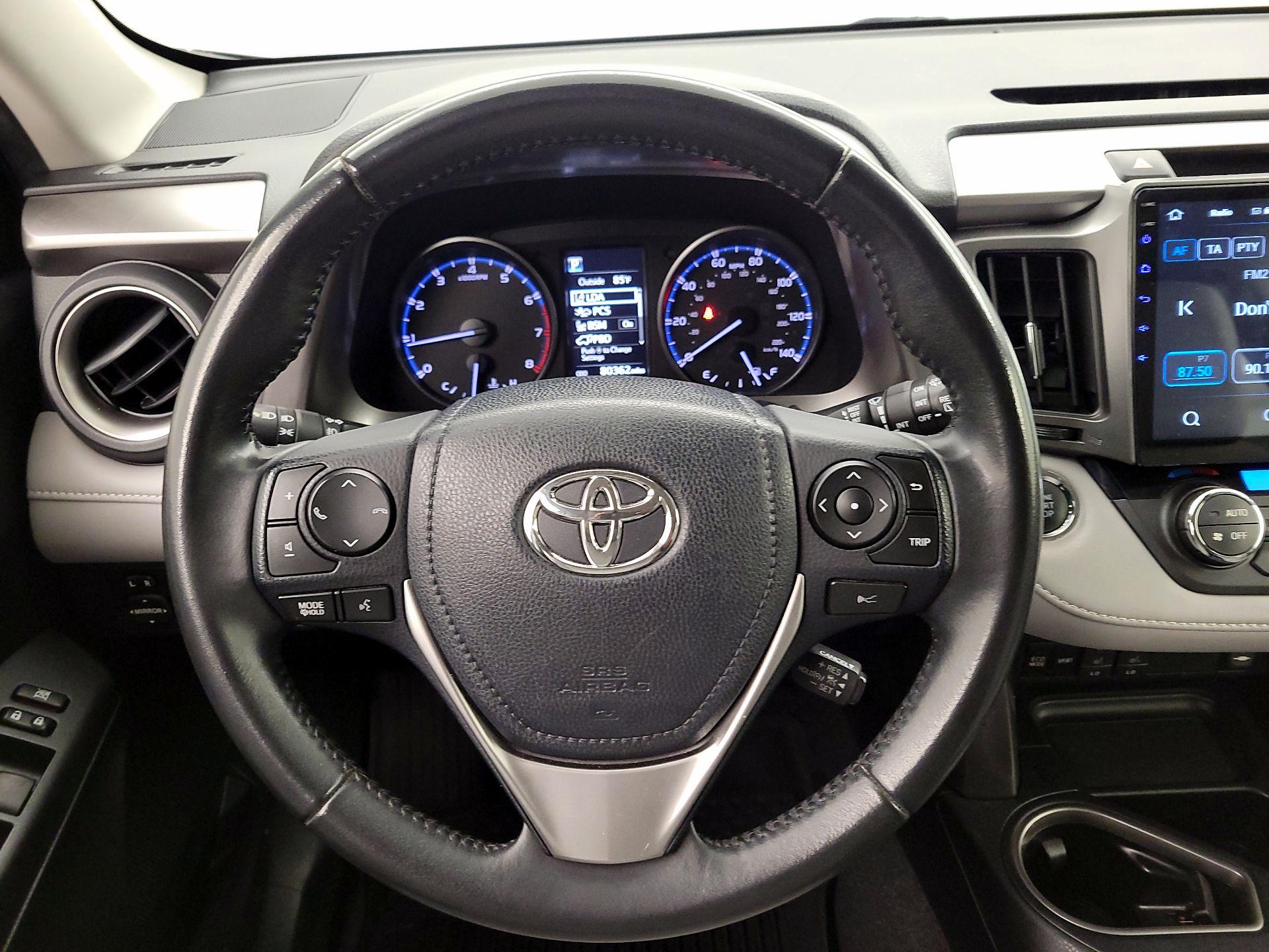 Thumbnail: 2018 Toyota RAV4 - 10