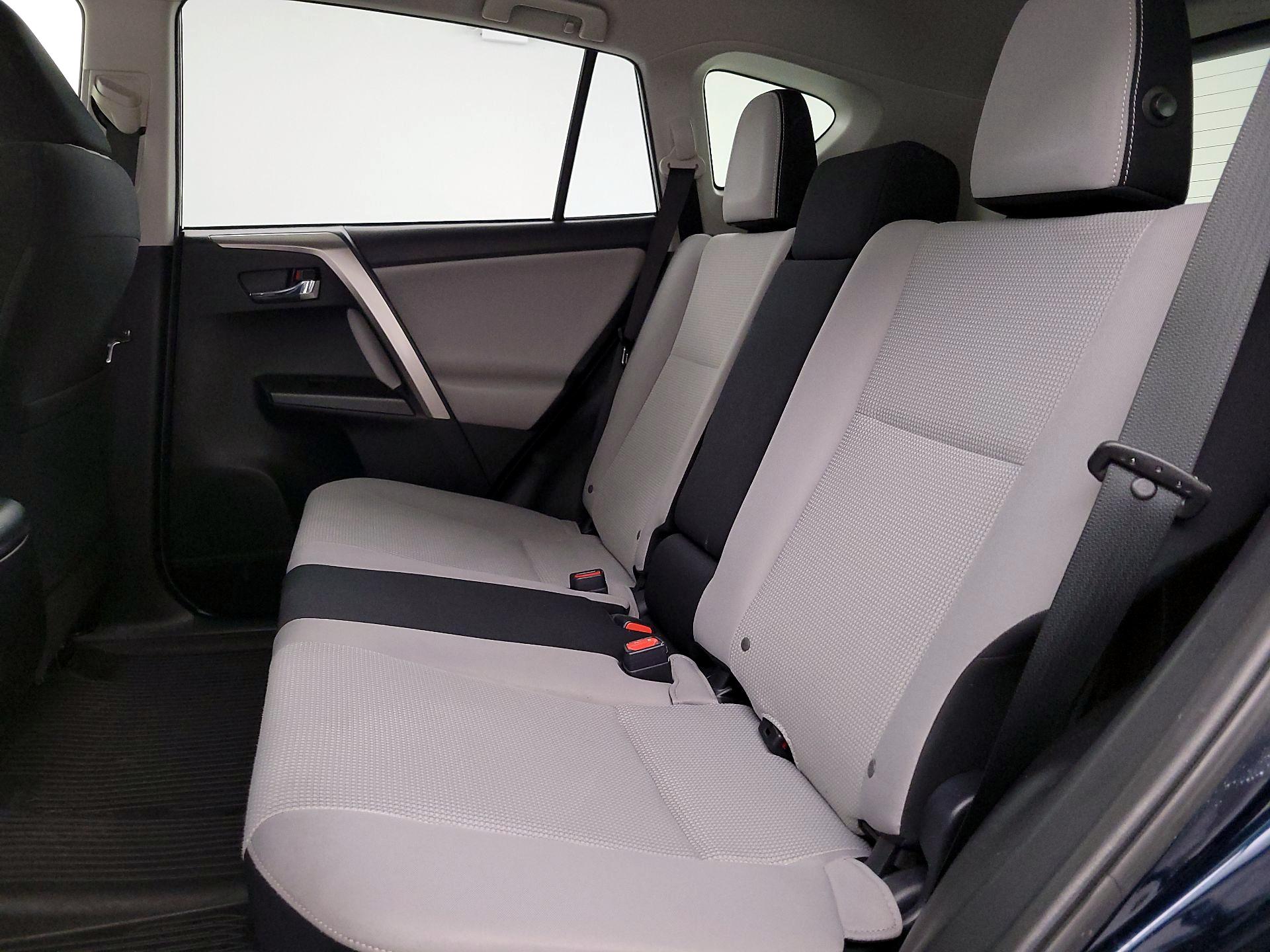 Thumbnail: 2018 Toyota RAV4 - 20