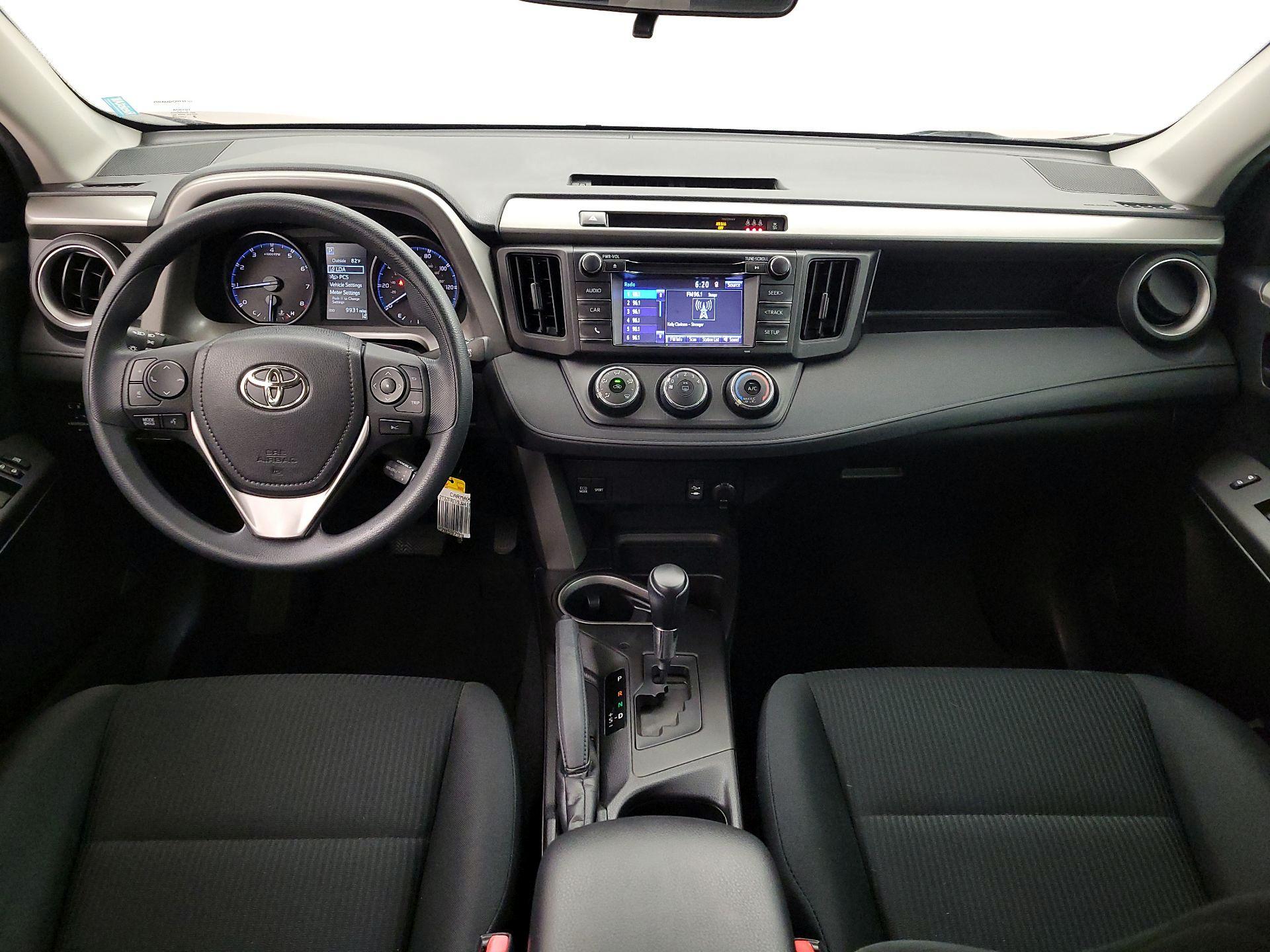 Thumbnail: 2018 Toyota RAV4 - 9
