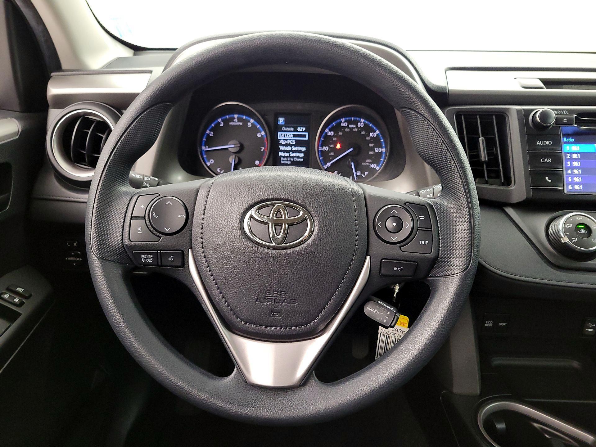 Thumbnail: 2018 Toyota RAV4 - 10