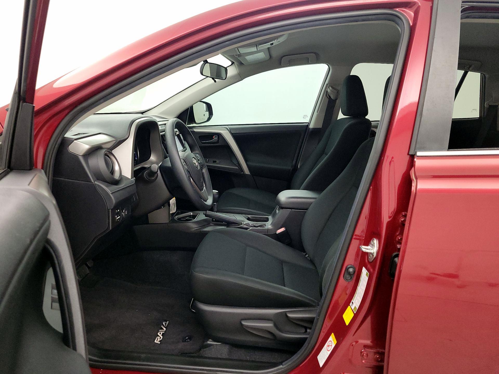 Thumbnail: 2018 Toyota RAV4 - 11