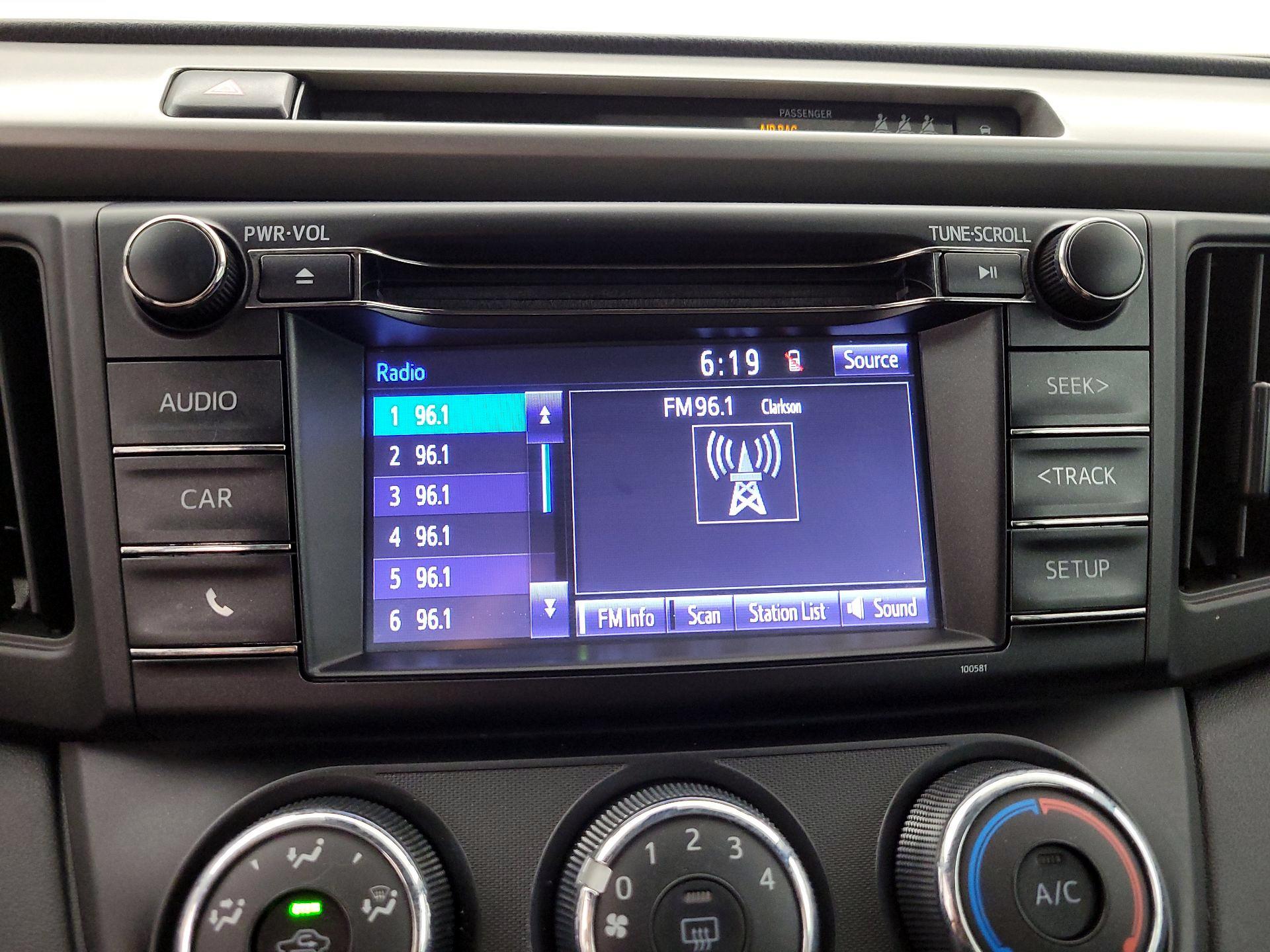 Thumbnail: 2018 Toyota RAV4 - 15