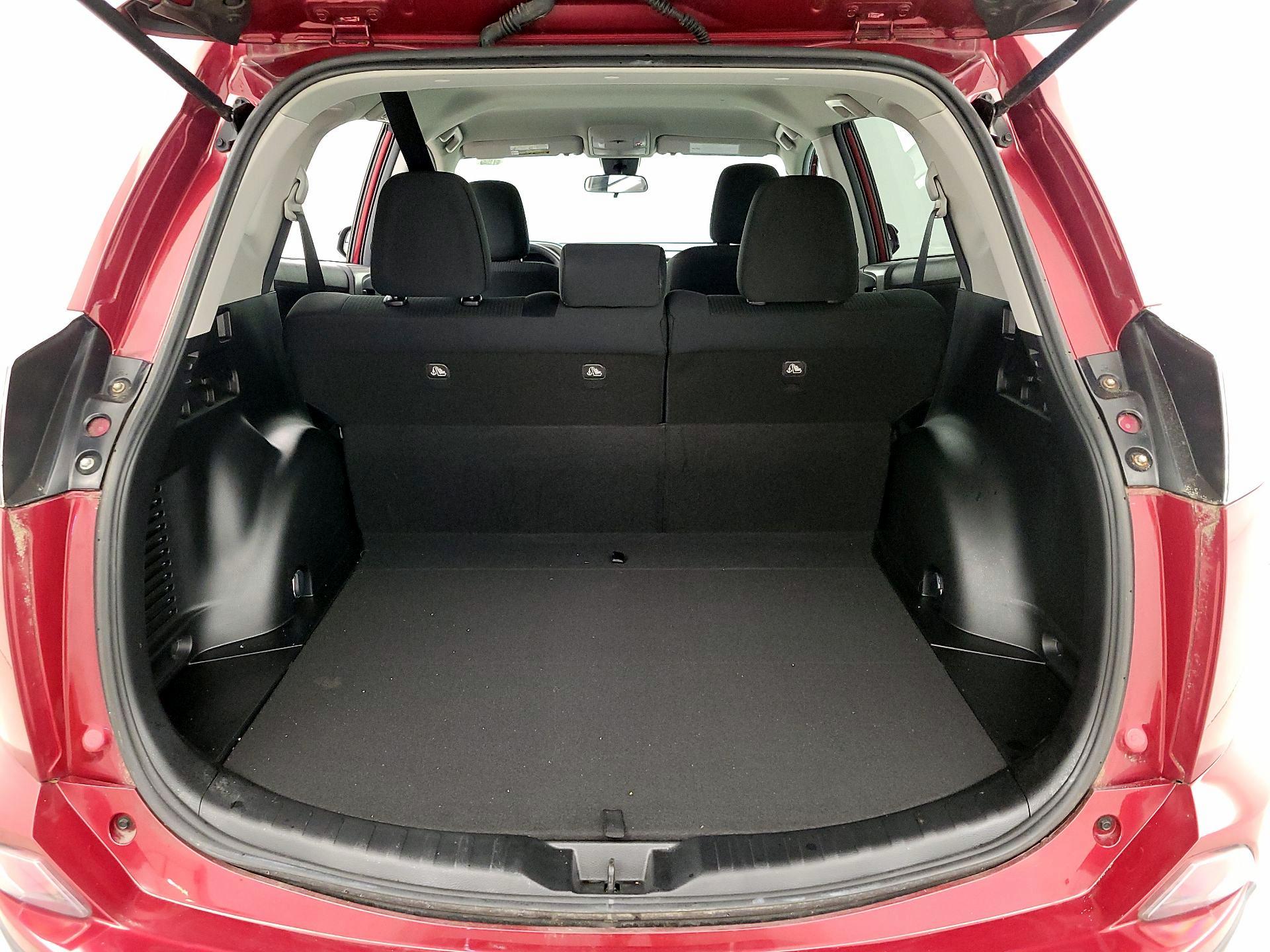 Thumbnail: 2018 Toyota RAV4 - 20