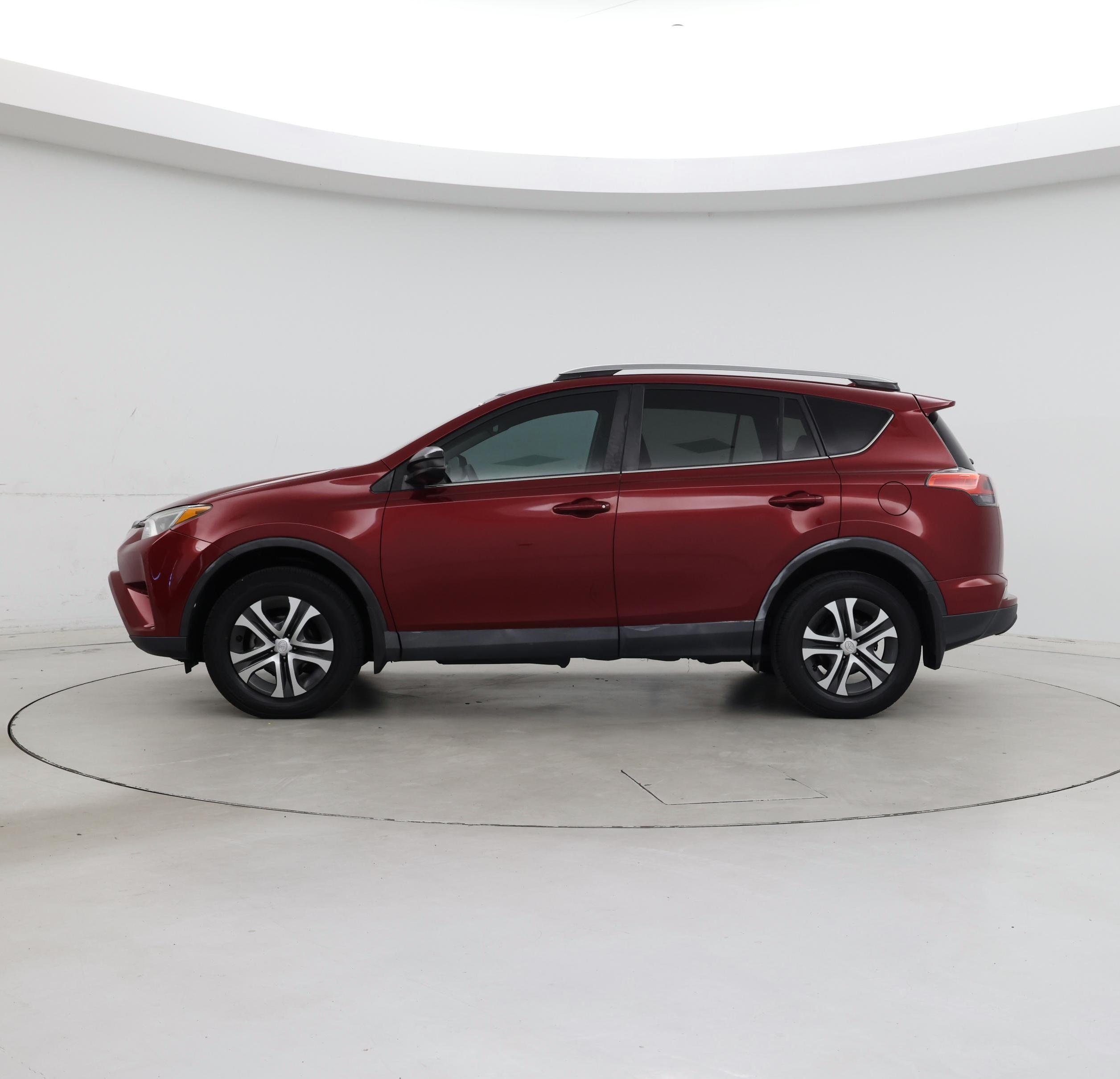 Thumbnail: 2018 Toyota RAV4 - 3