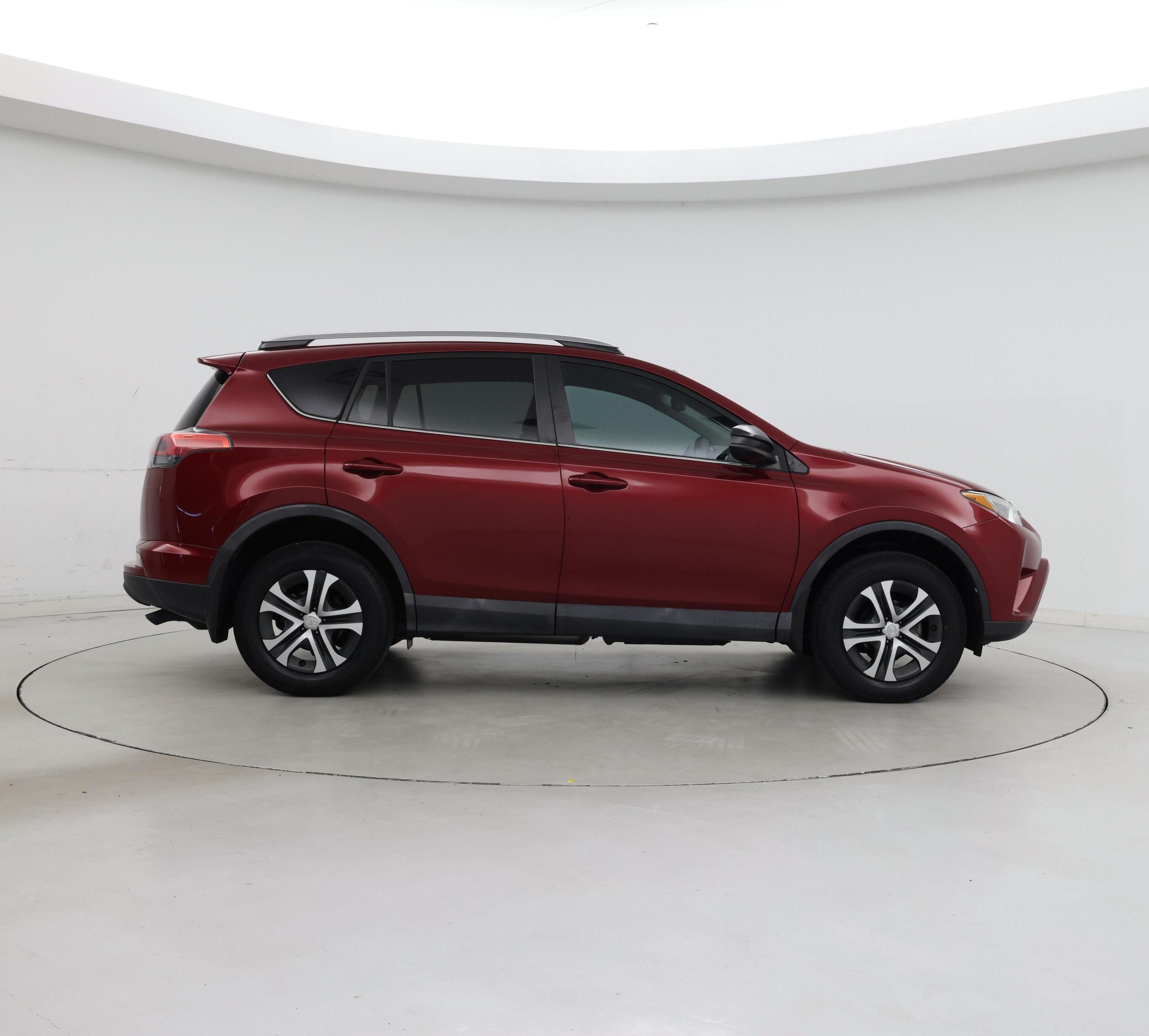 Thumbnail: 2018 Toyota RAV4 - 7