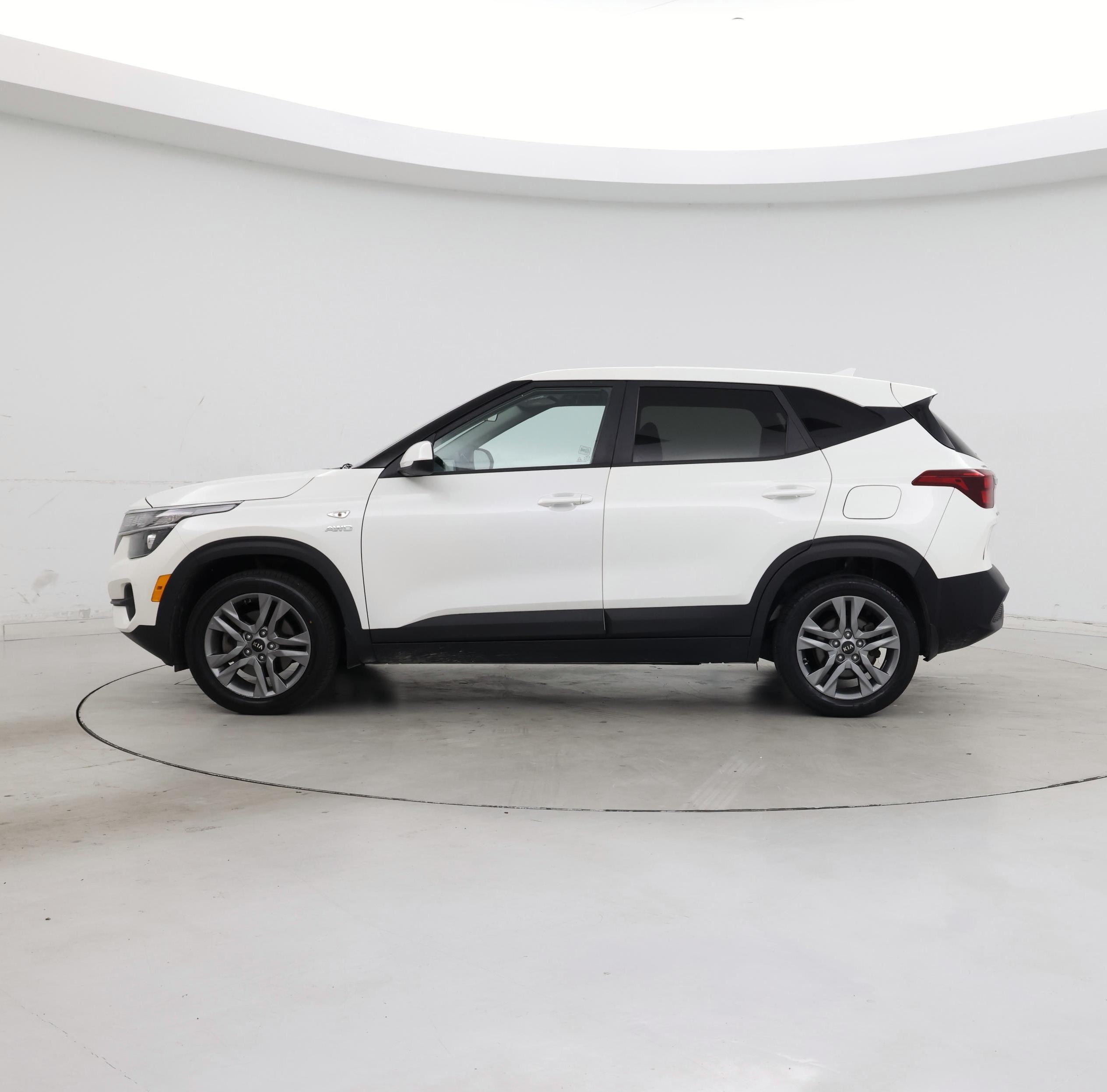 Thumbnail: 2021 Kia Seltos - 3